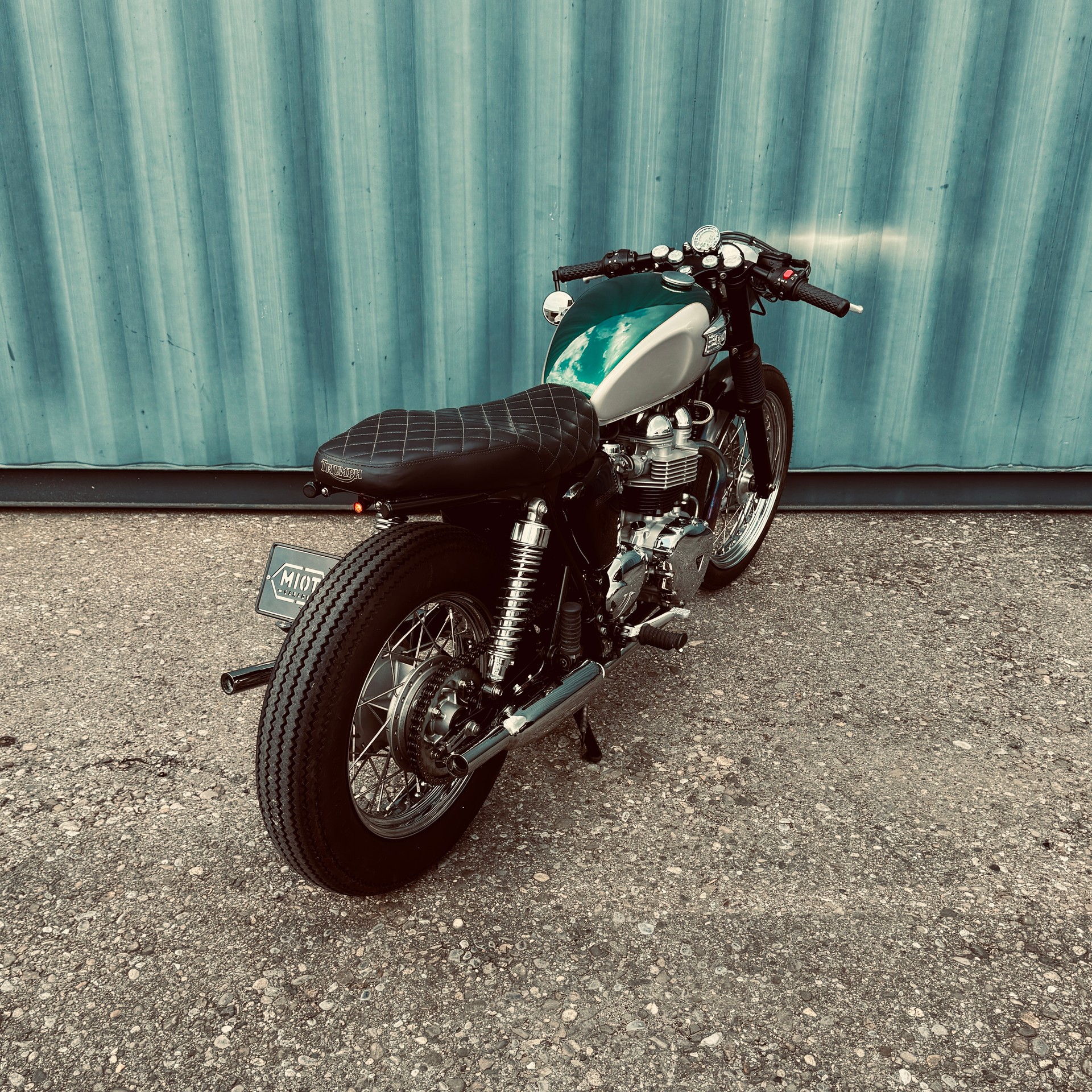 TRIUMPH Bonneville 800-image-1