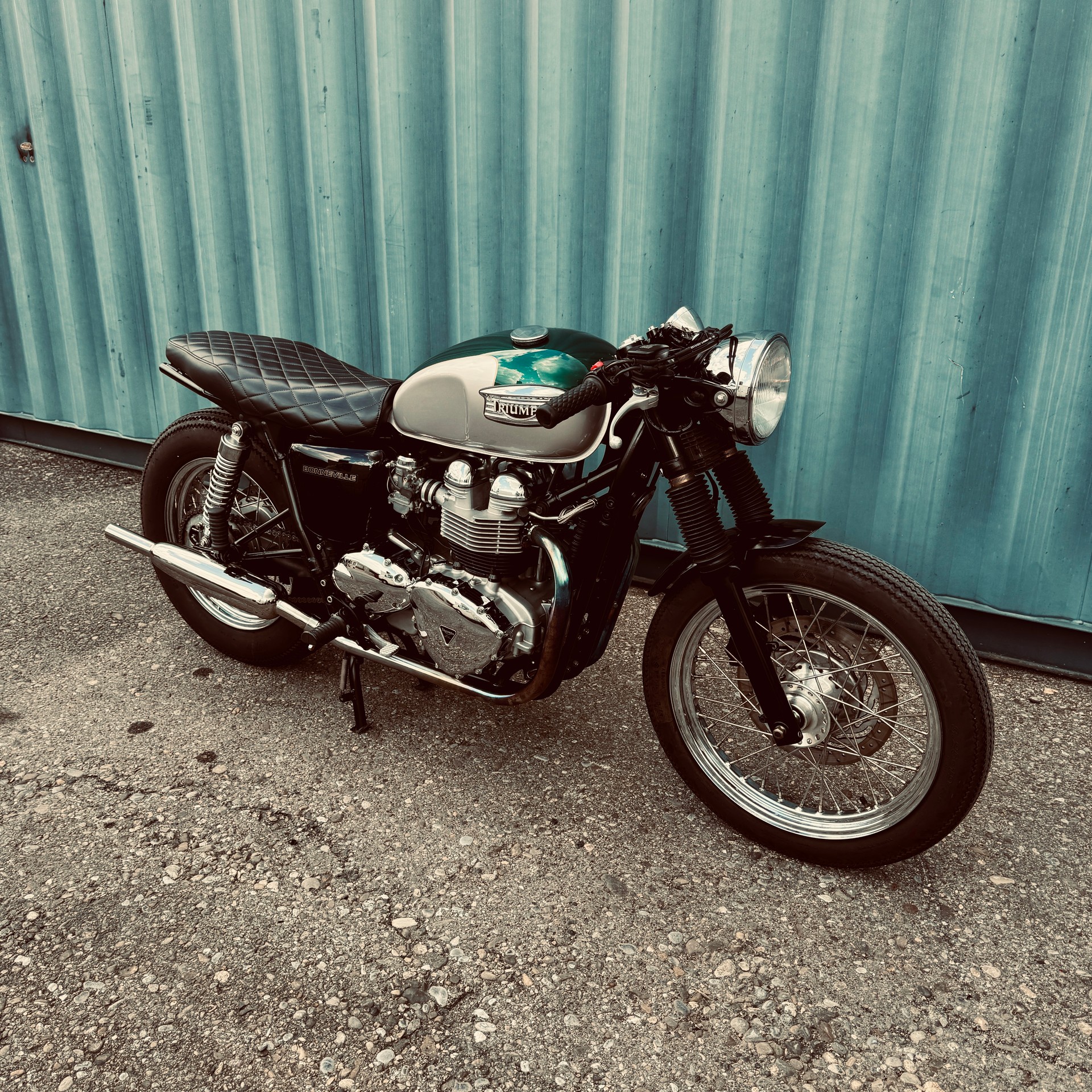TRIUMPH Bonneville 800-image-2