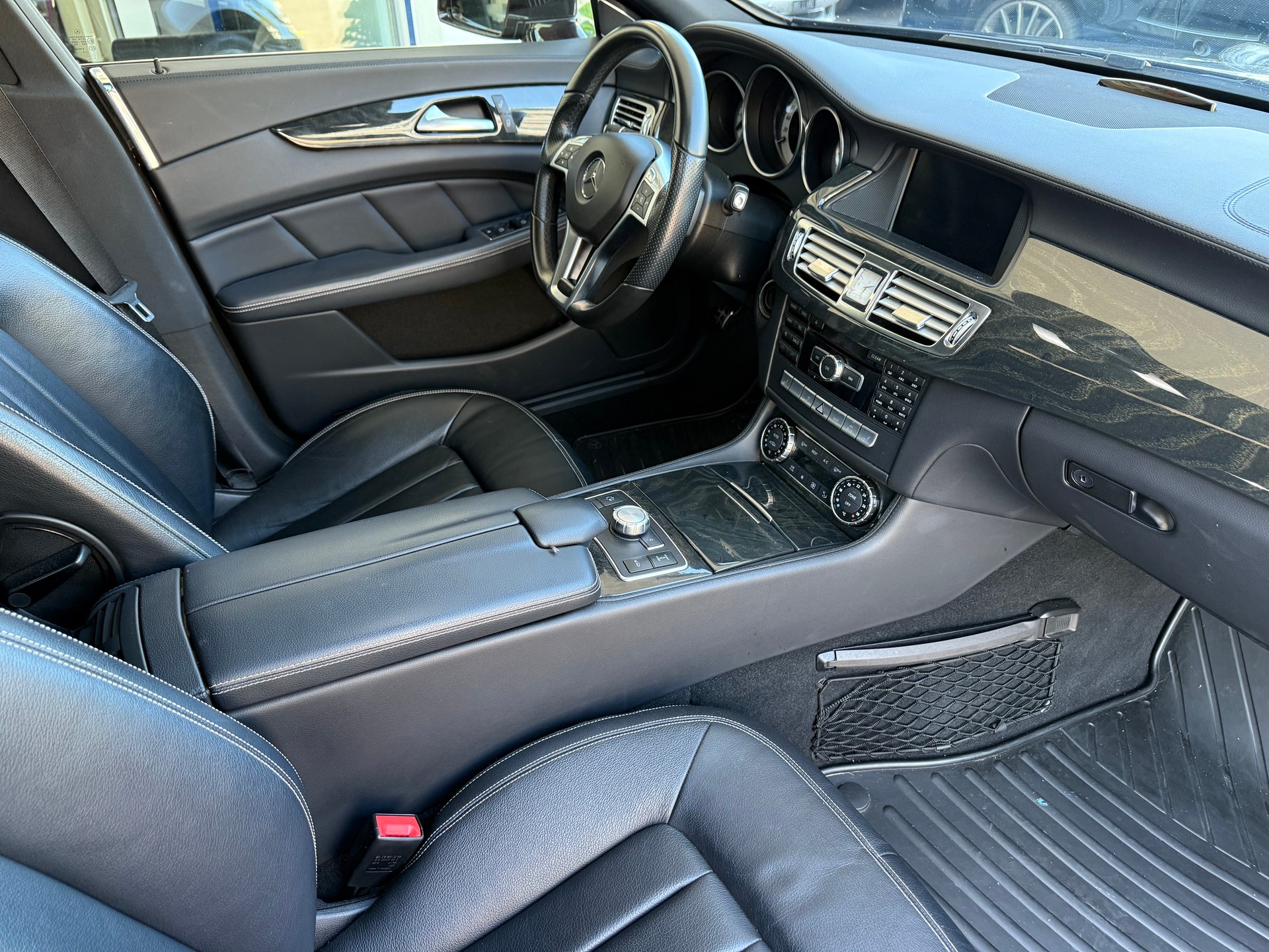 MERCEDES-BENZ CLS Shooting Brake 350 CDI 4Matic 7G-Tronic-image-8