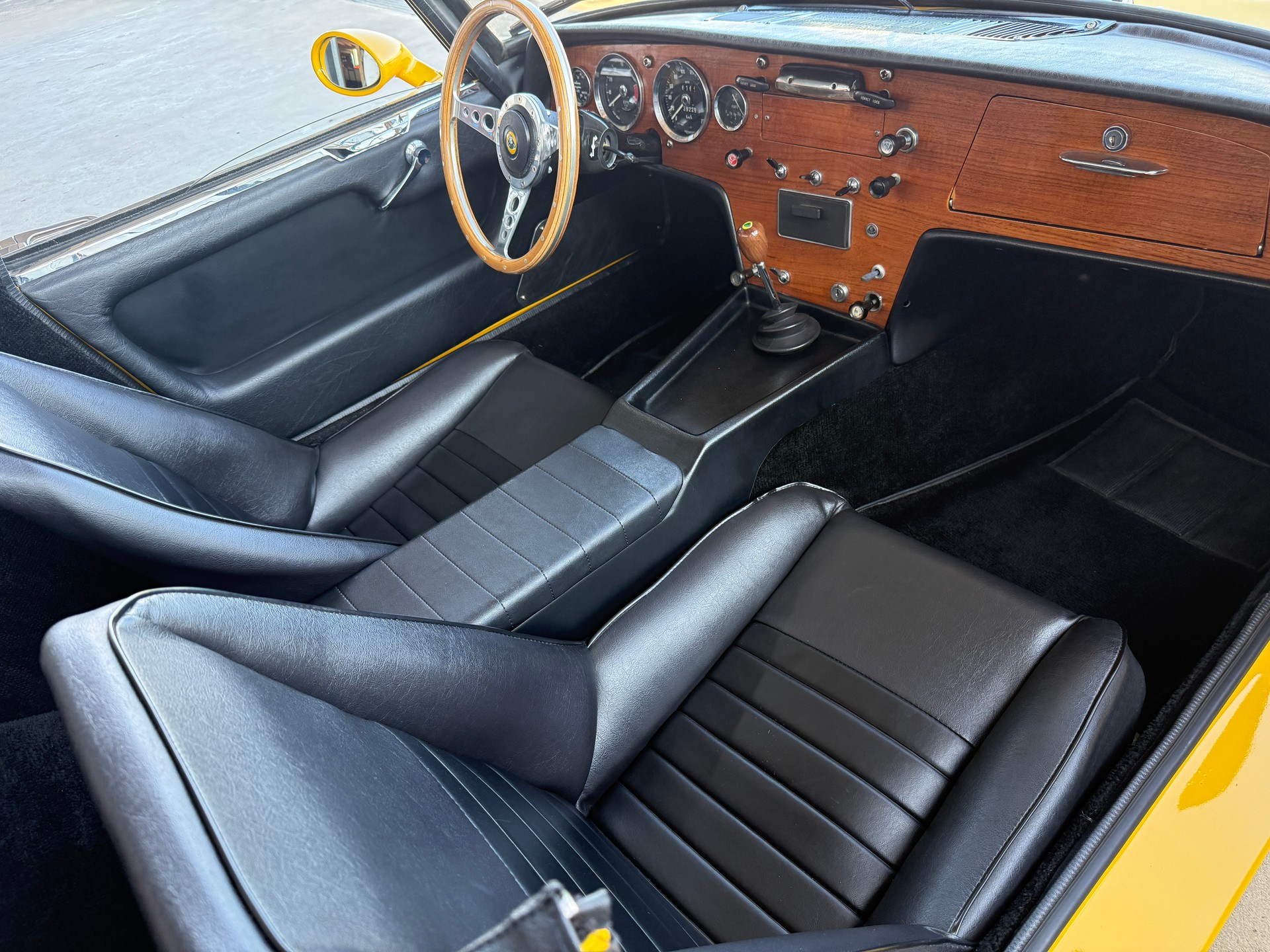 LOTUS ELAN Serie 3 Veteran-image-12