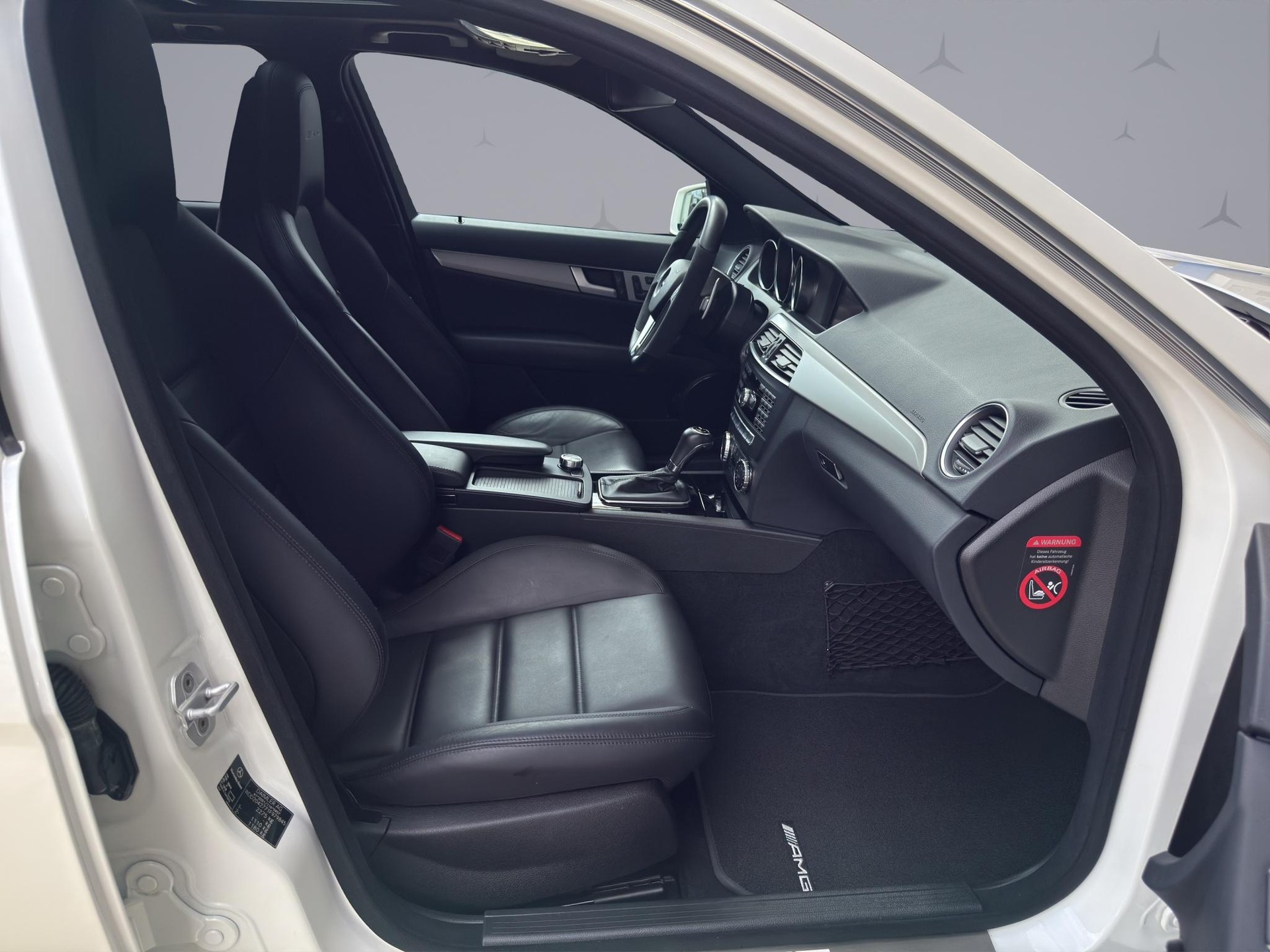 MERCEDES-BENZ C 63 V8 AMG Kombi-image-14
