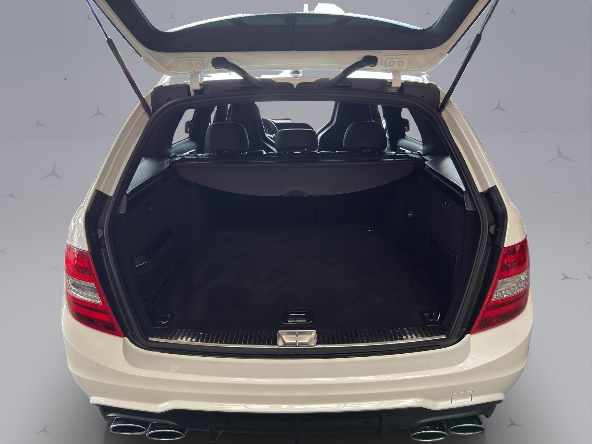 MERCEDES-BENZ C 63 V8 AMG Kombi-image-16