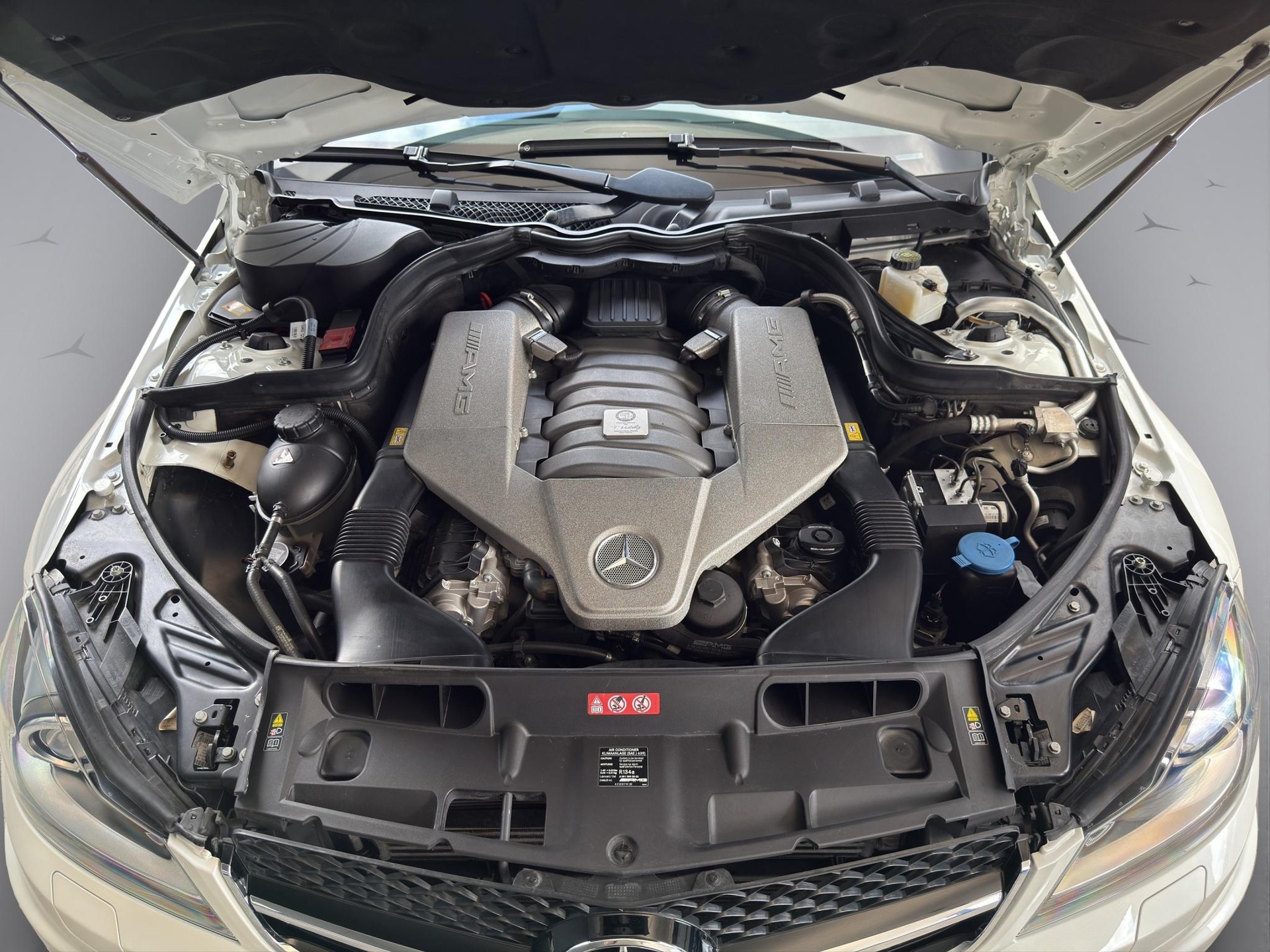 MERCEDES-BENZ C 63 V8 AMG Kombi-image-17
