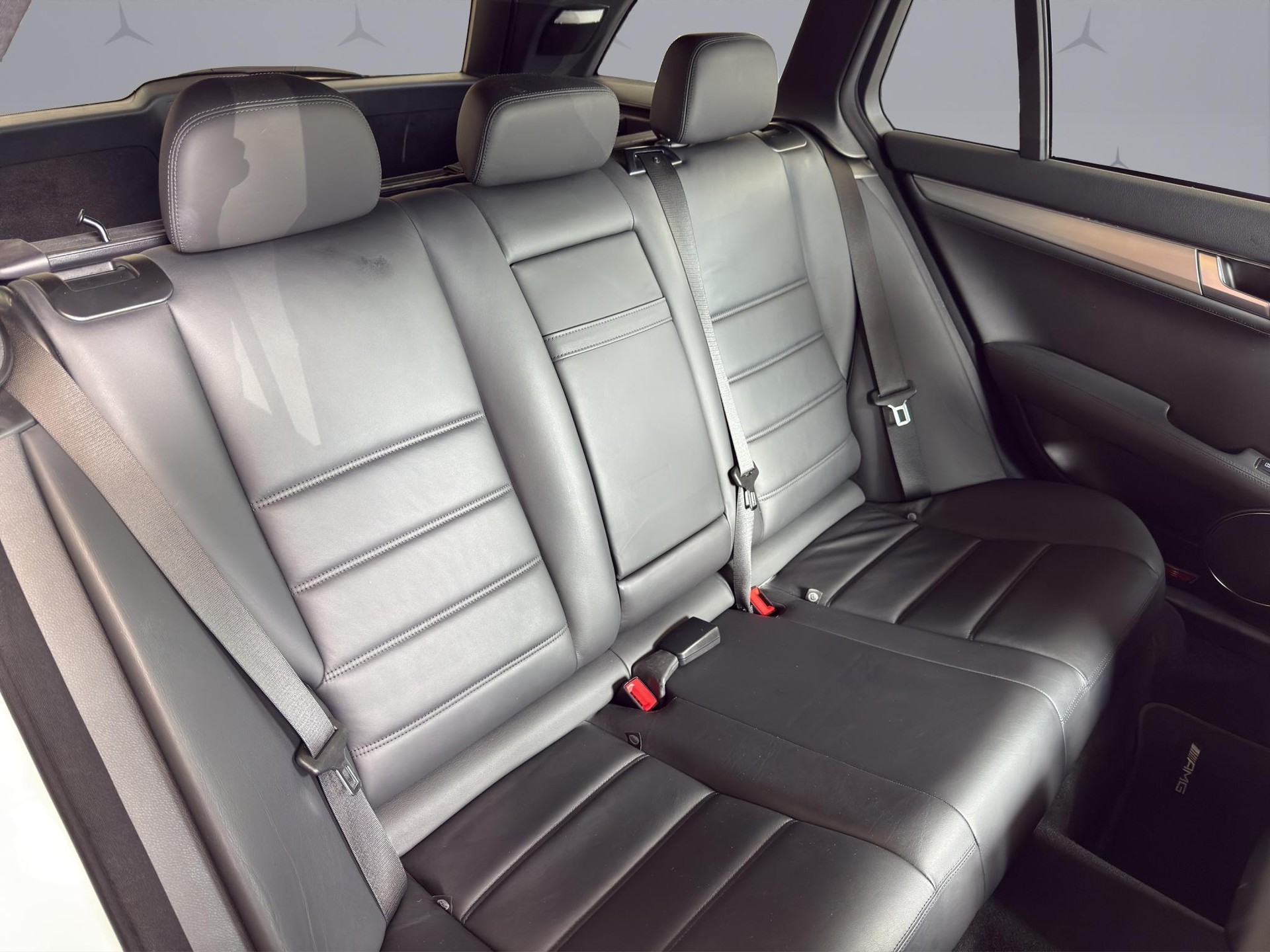 MERCEDES-BENZ C 63 AMG C 63 V8 AMG Kombi-image-15