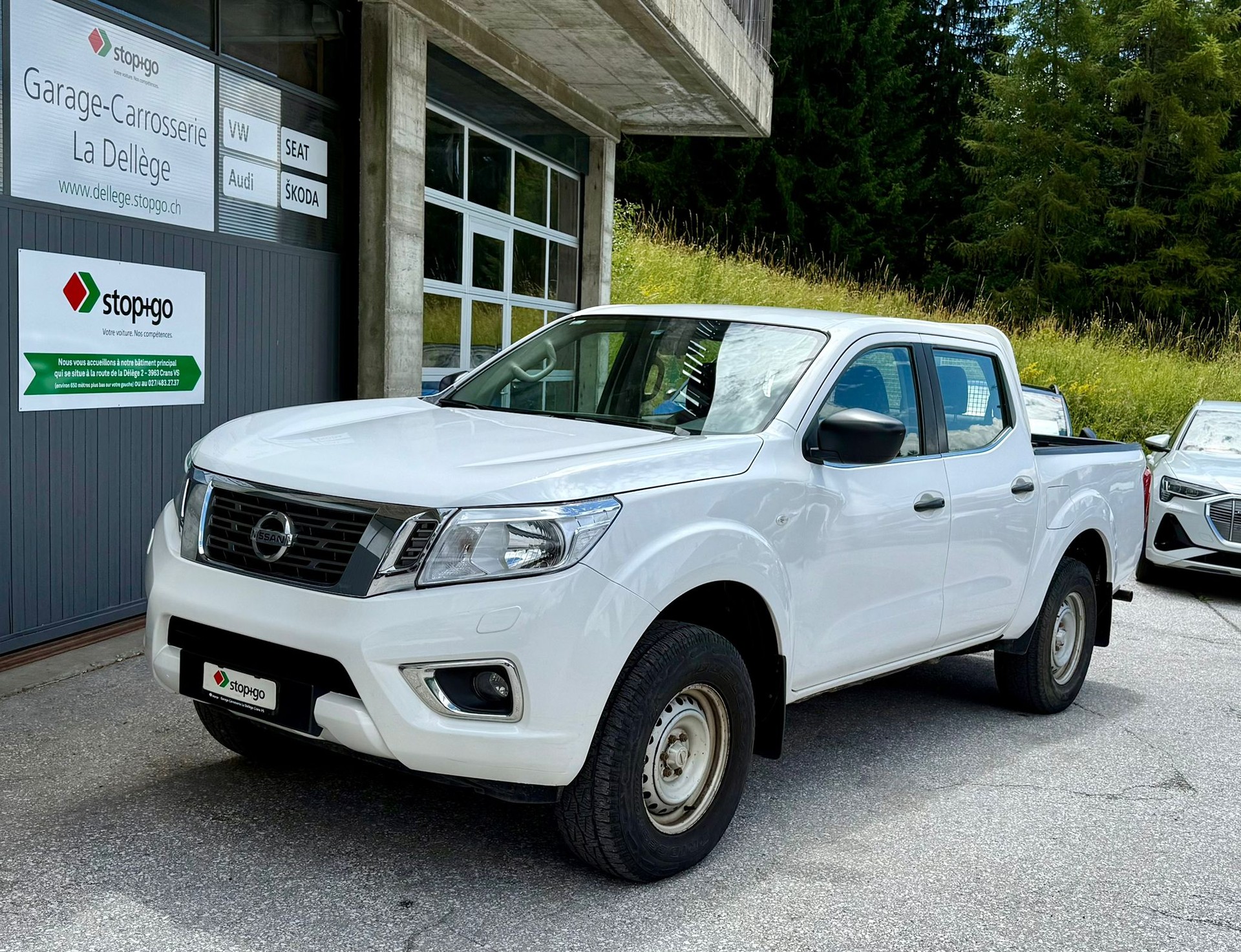 NISSAN Navara Double Cab Visia 2.3 dCi 4WD-showroom-element-1
