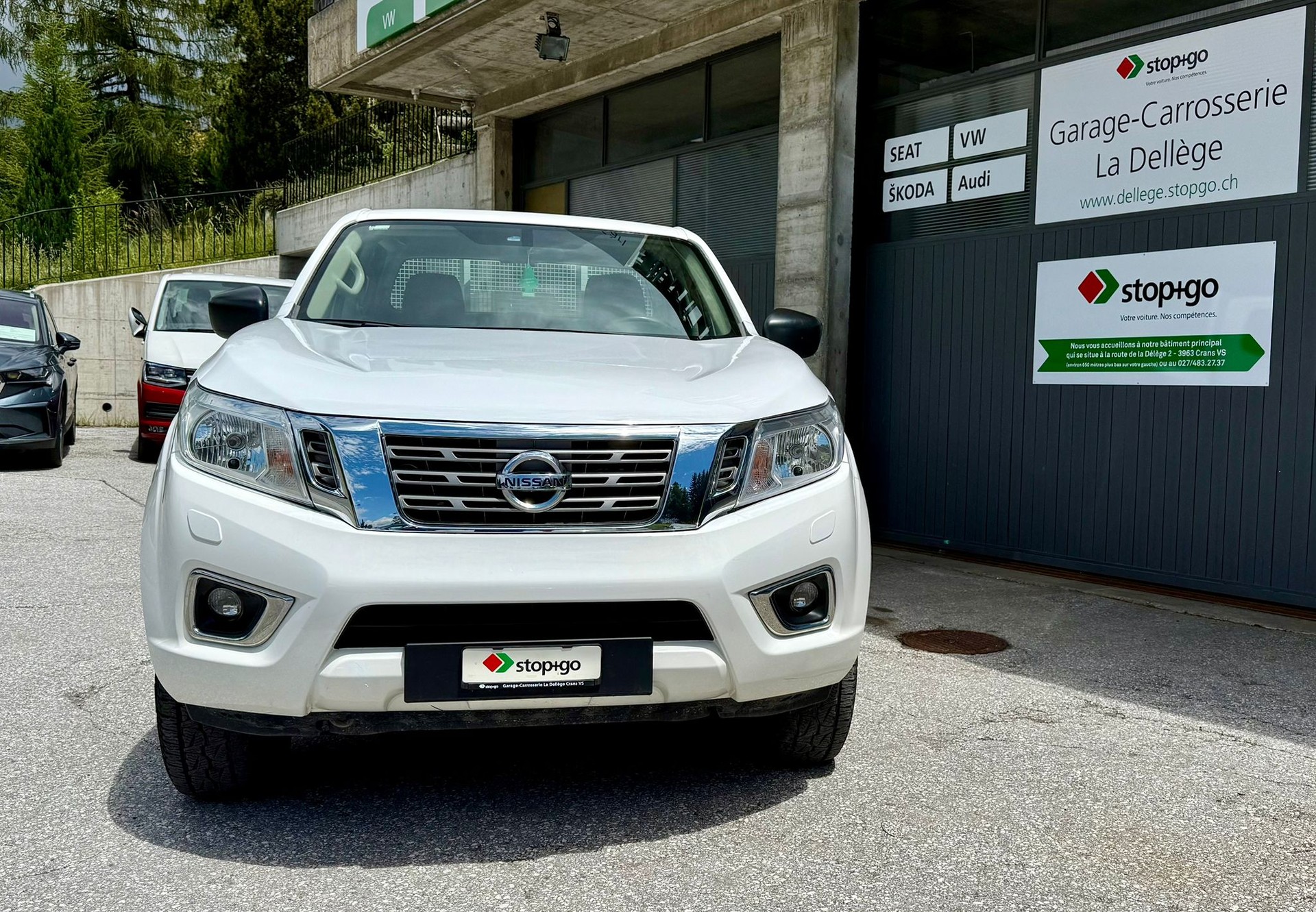 NISSAN Navara Double Cab Visia 2.3 dCi 4WD-image-4