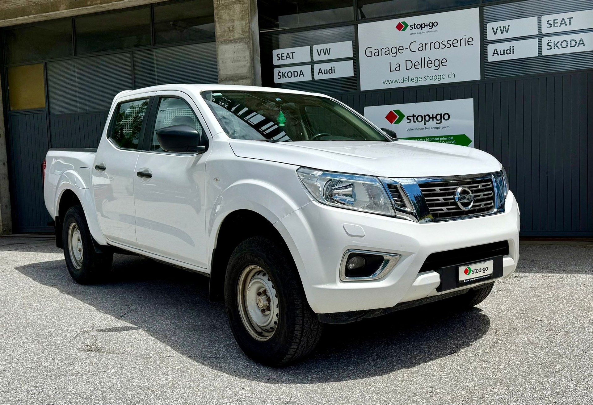 NISSAN Navara Double Cab Visia 2.3 dCi 4WD
