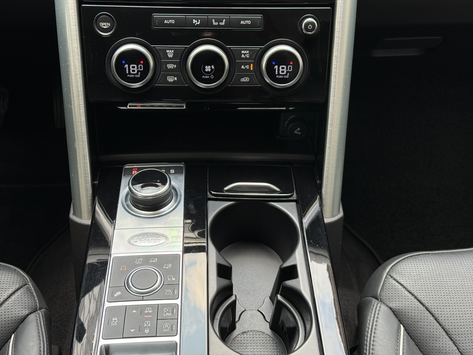 LAND ROVER Land Rover Discovery 3.0 TDV6 HSE Luxury 7.PL-image-13