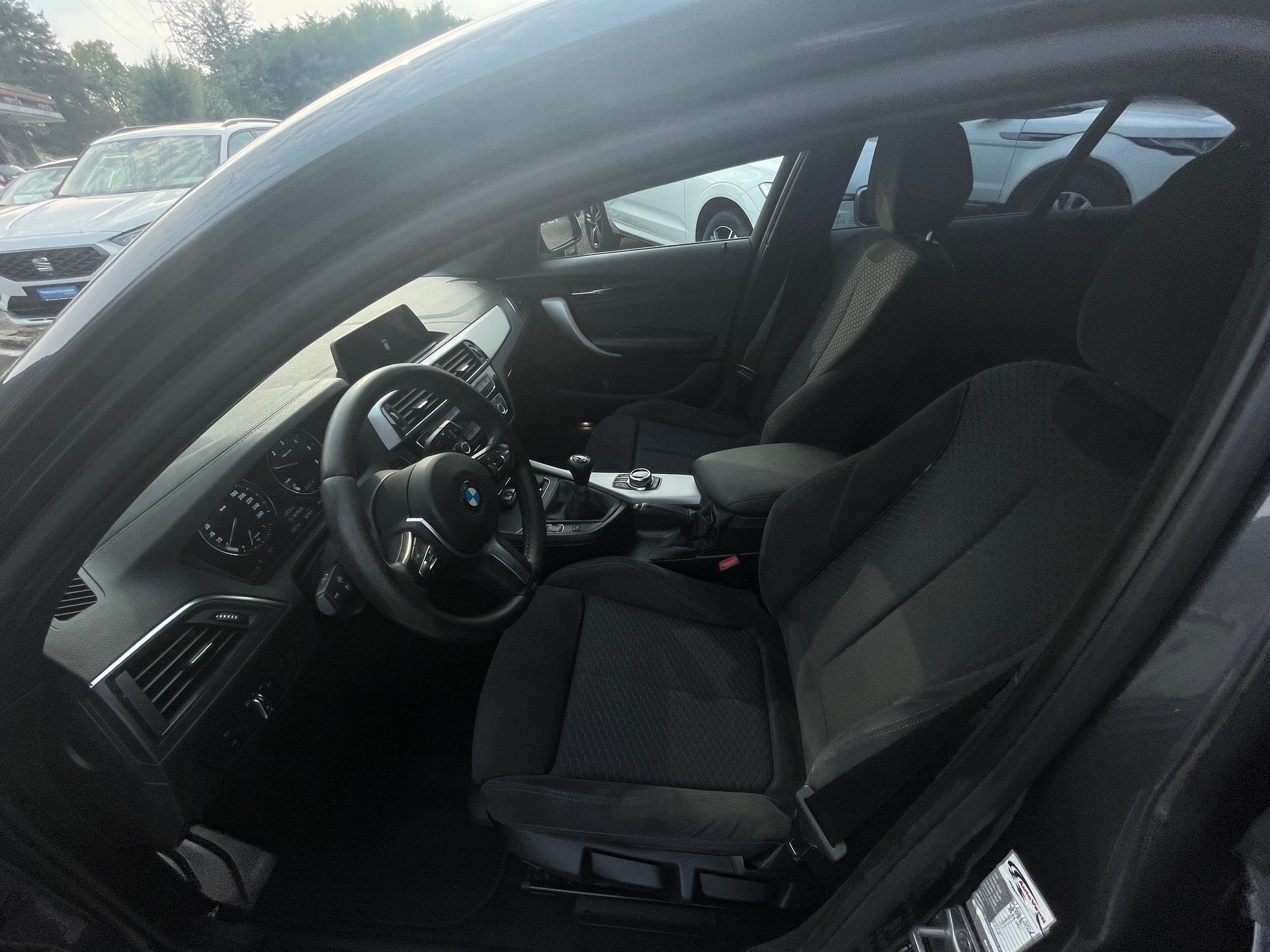 BMW 114d Business M sport-image-8