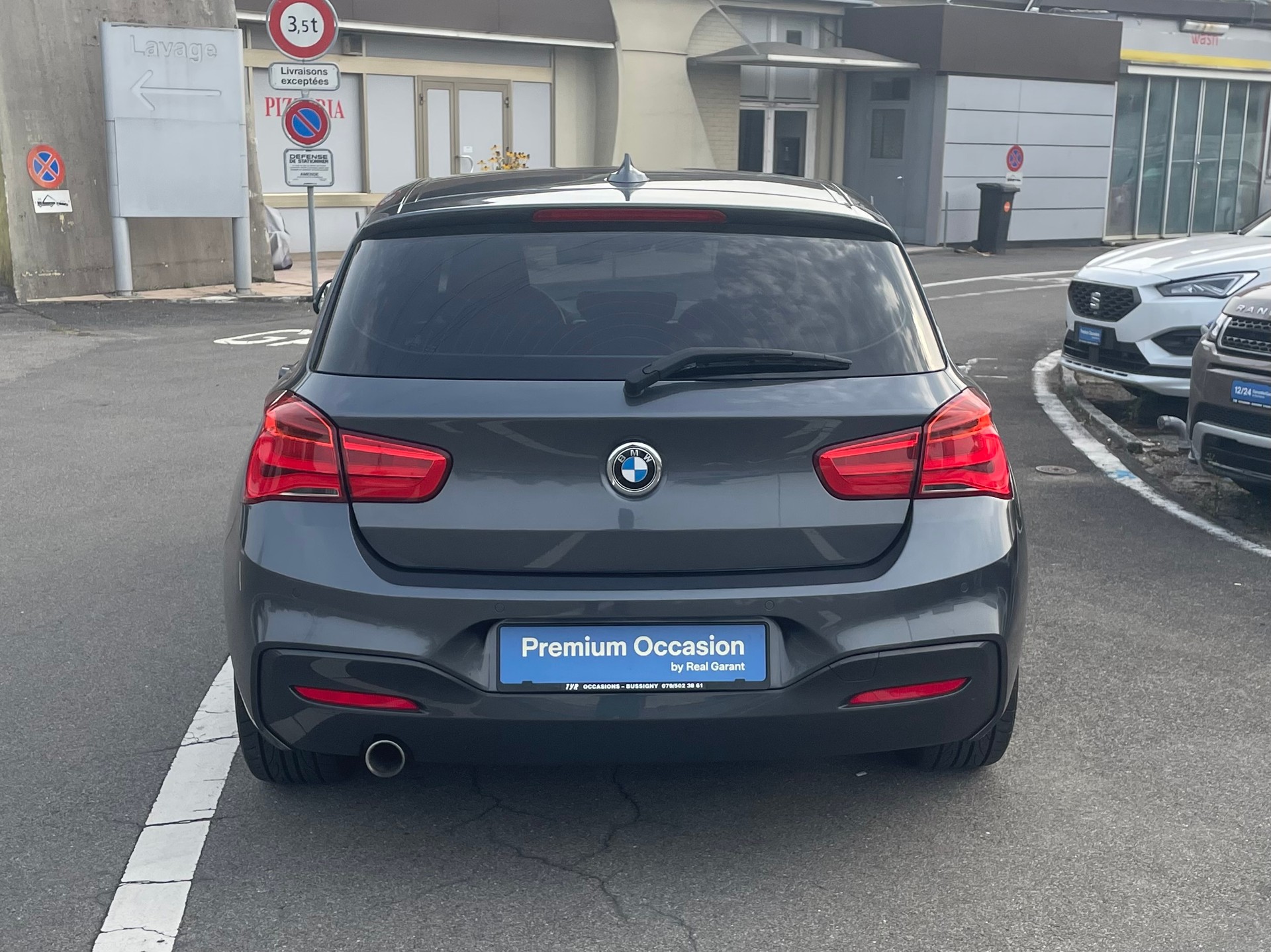 BMW 114d Business M sport-showroom-element-3