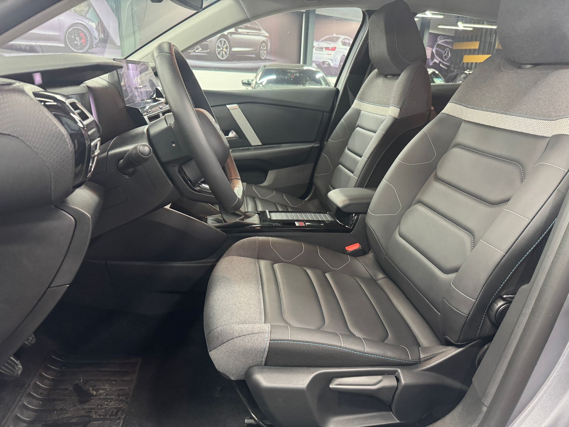 CITROEN C4 1.2 Pure Tech Max-image-9