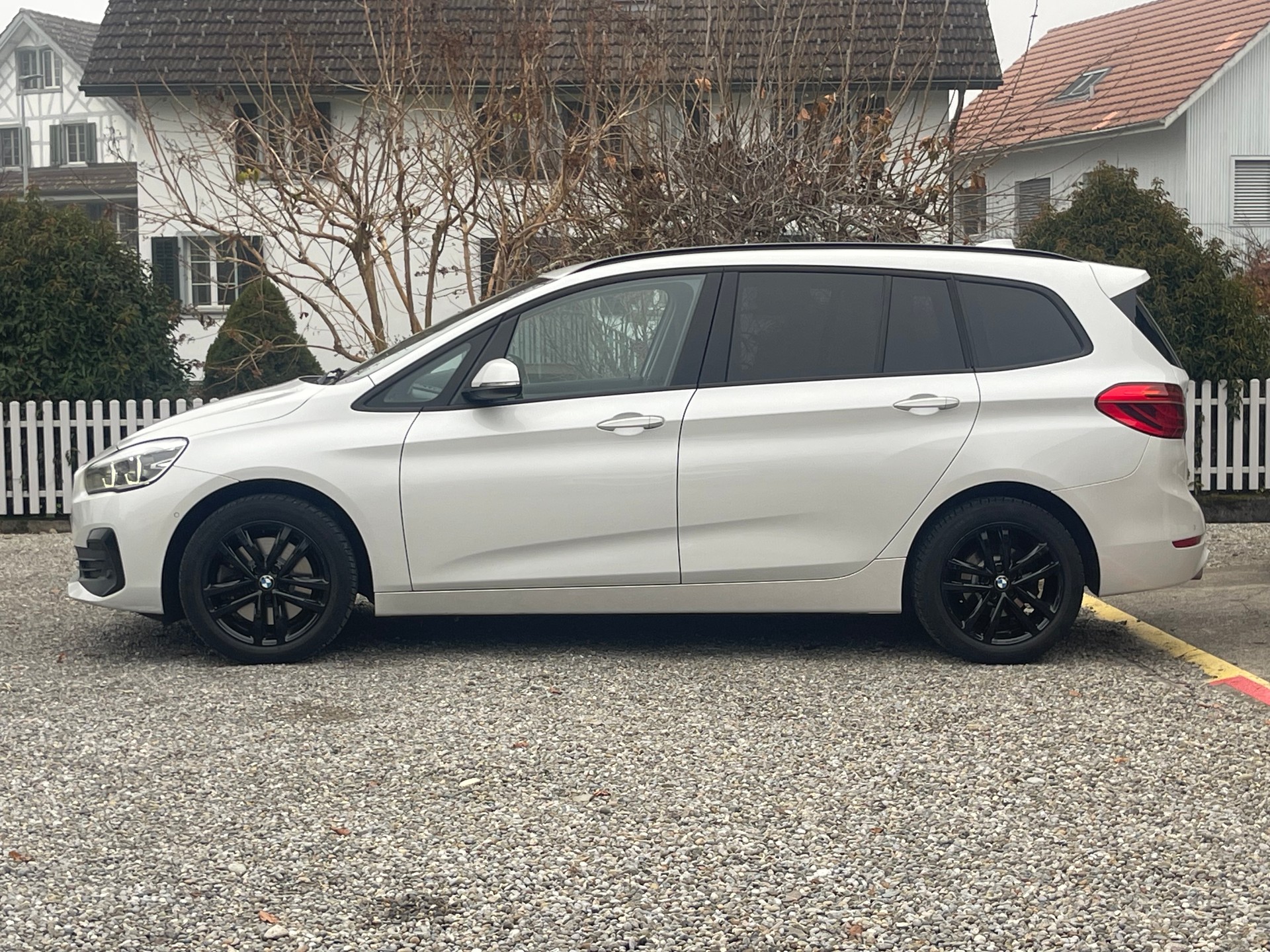 BMW 218d xDrive Gran Tourer Steptronic-image-4