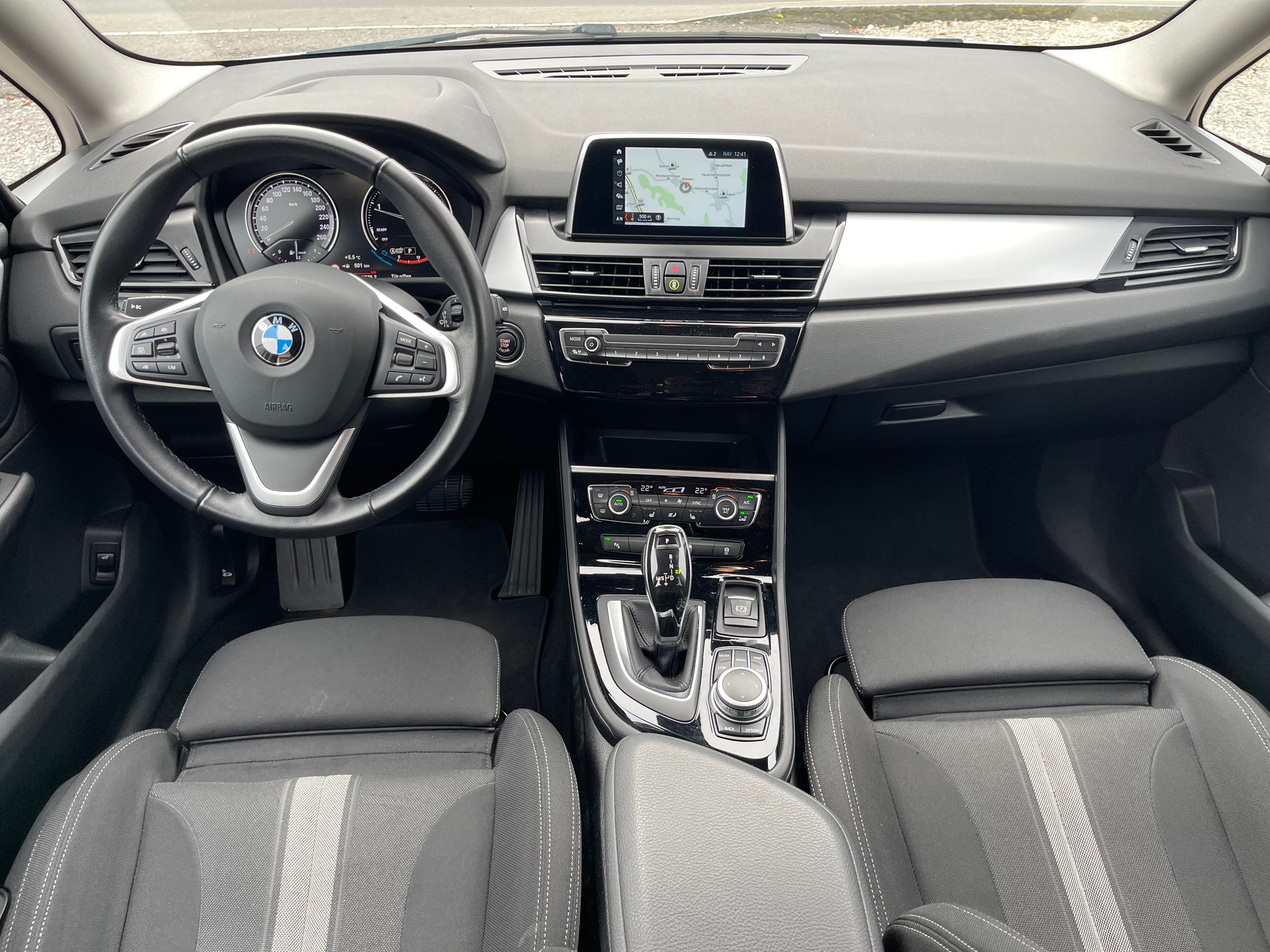 BMW 218d xDrive Gran Tourer Steptronic-image-12
