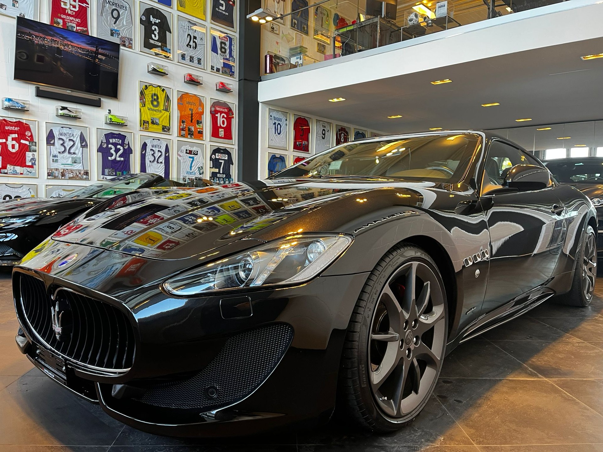 MASERATI GranTurismo Sport-showroom-element-3