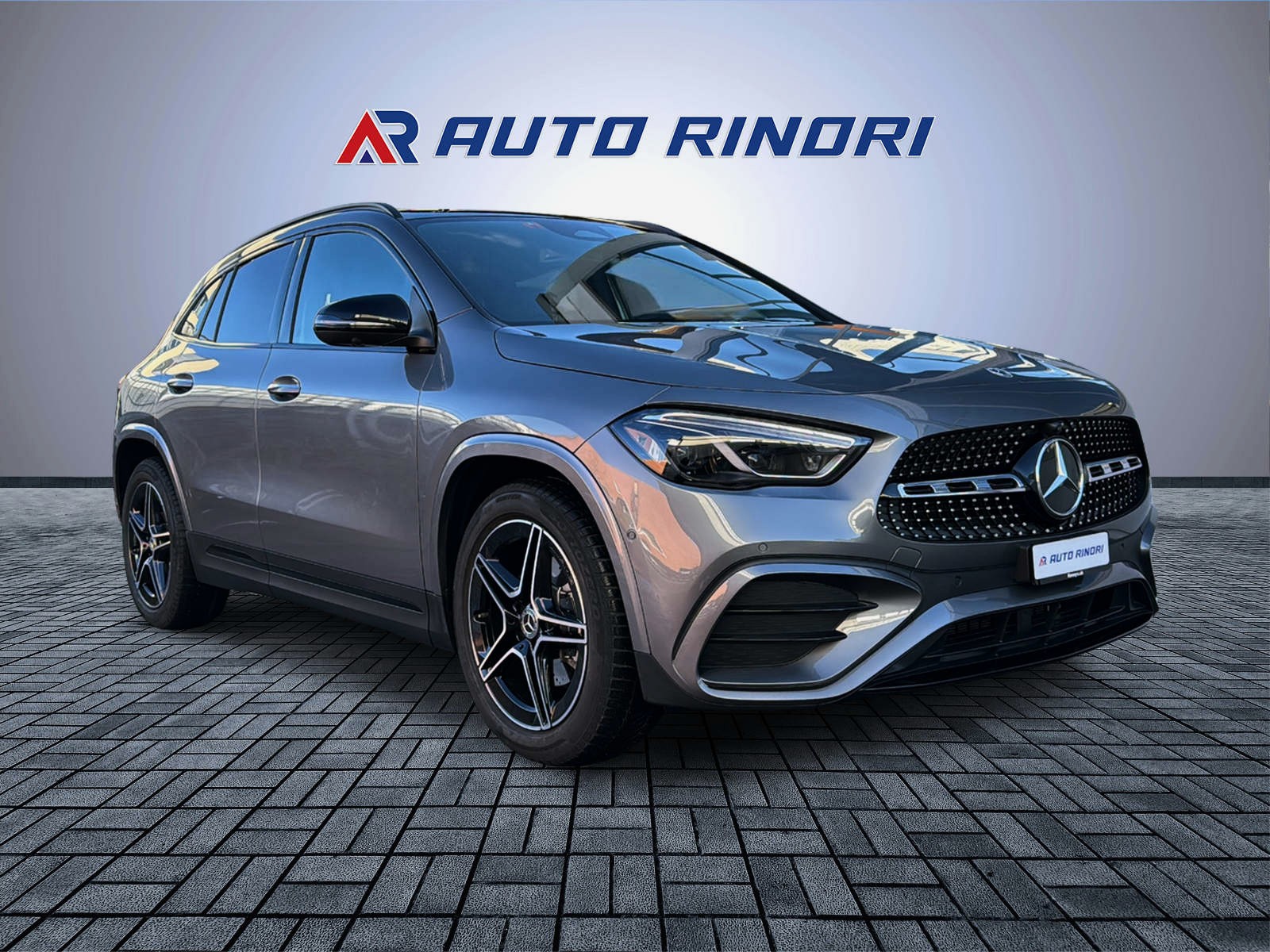 MERCEDES-BENZ GLA 200 7G-DCT-showroom-element-1