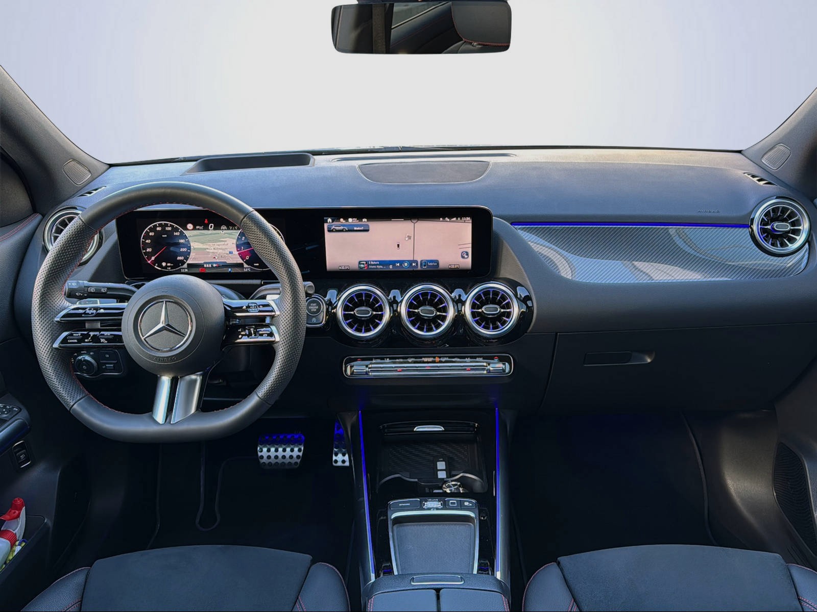 MERCEDES-BENZ GLA 200 7G-DCT-image-11