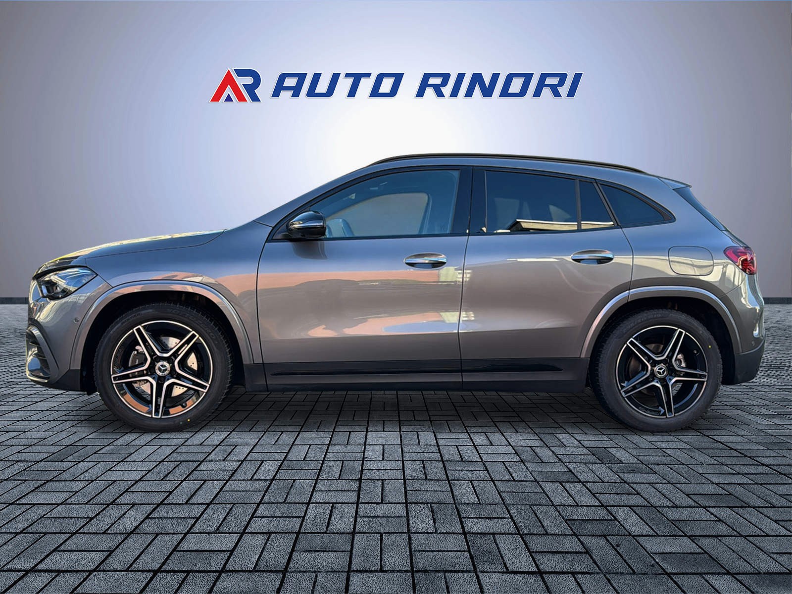 MERCEDES-BENZ GLA 200 7G-DCT-showroom-element-2