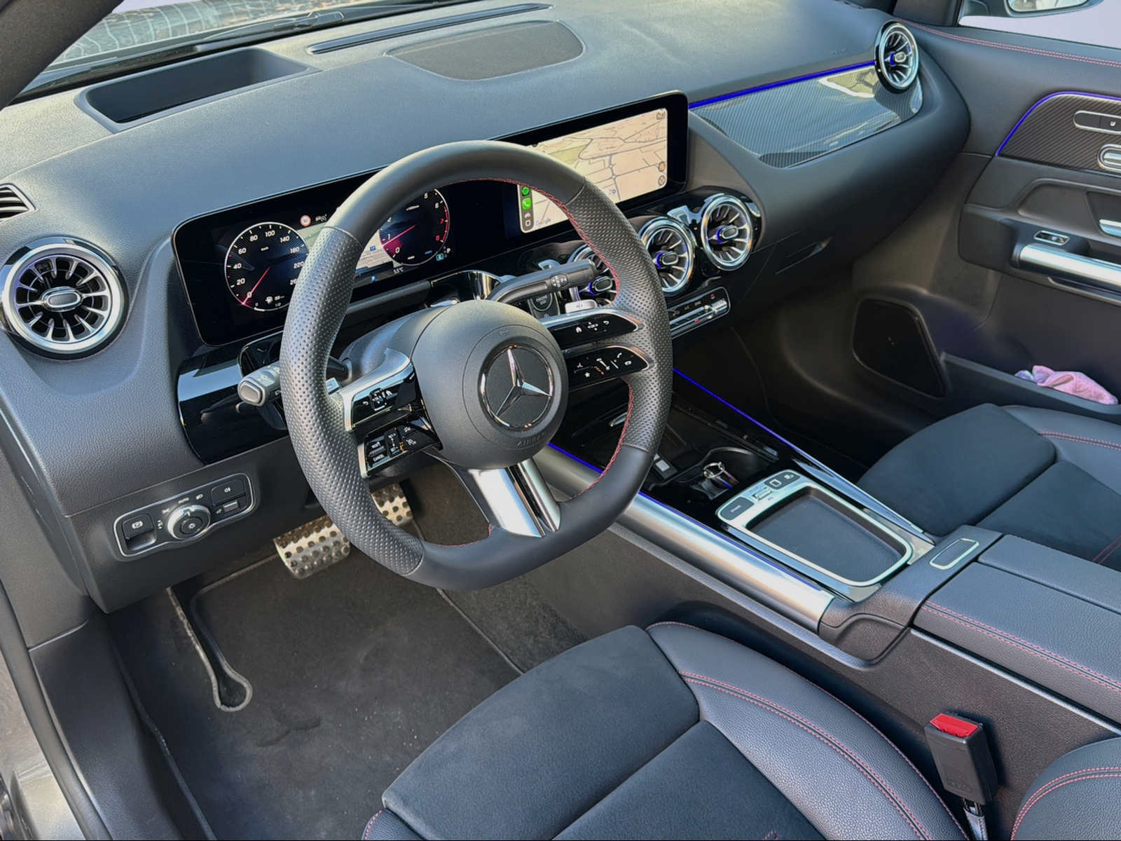 MERCEDES-BENZ GLA 200 7G-DCT-image-9