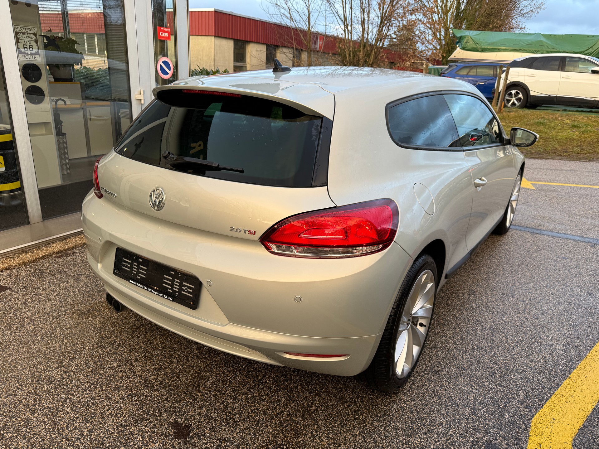 VW Scirocco 2.0 TSI-showroom-element-2