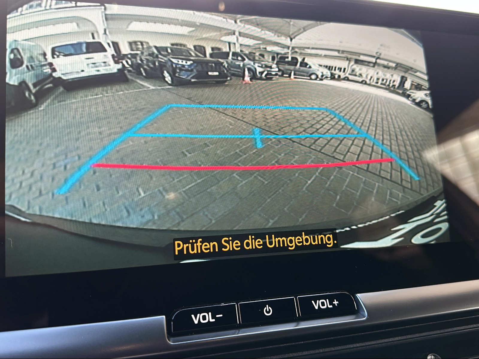 TOYOTA C-HR 2.0 PHEV Swiss Edition-image-14