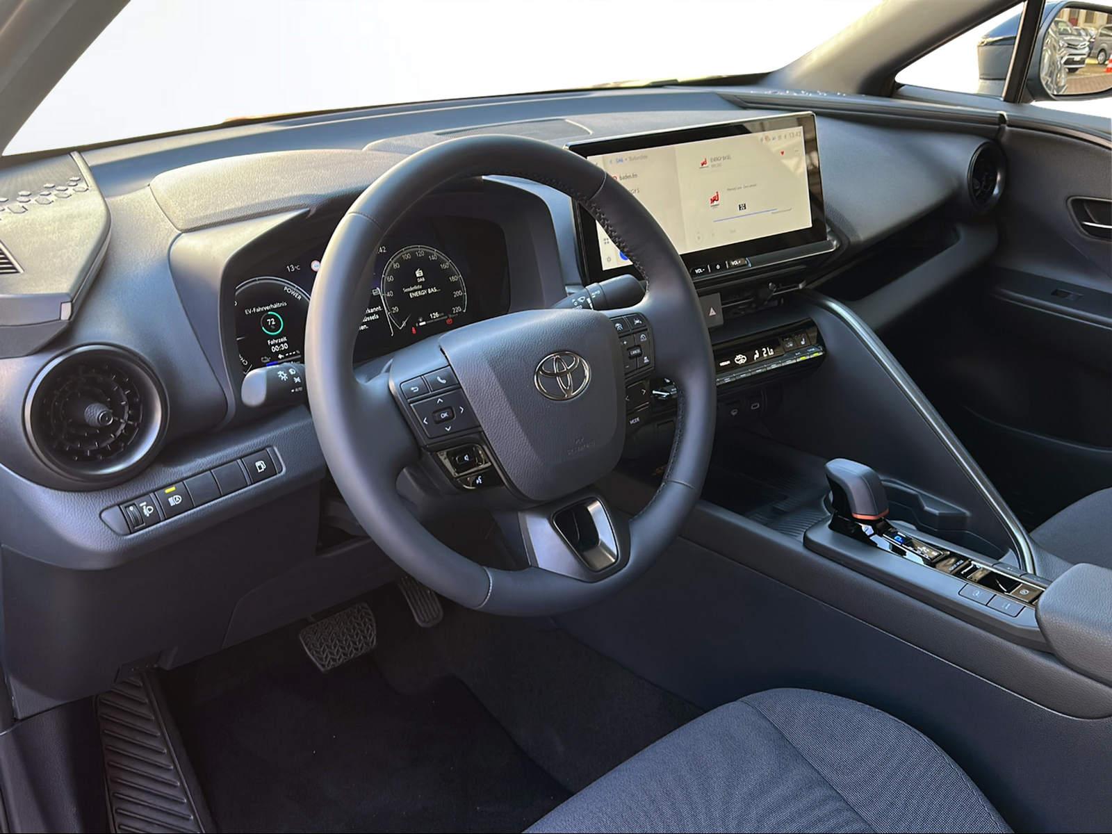 TOYOTA C-HR 2.0 PHEV Swiss Edition-image-11