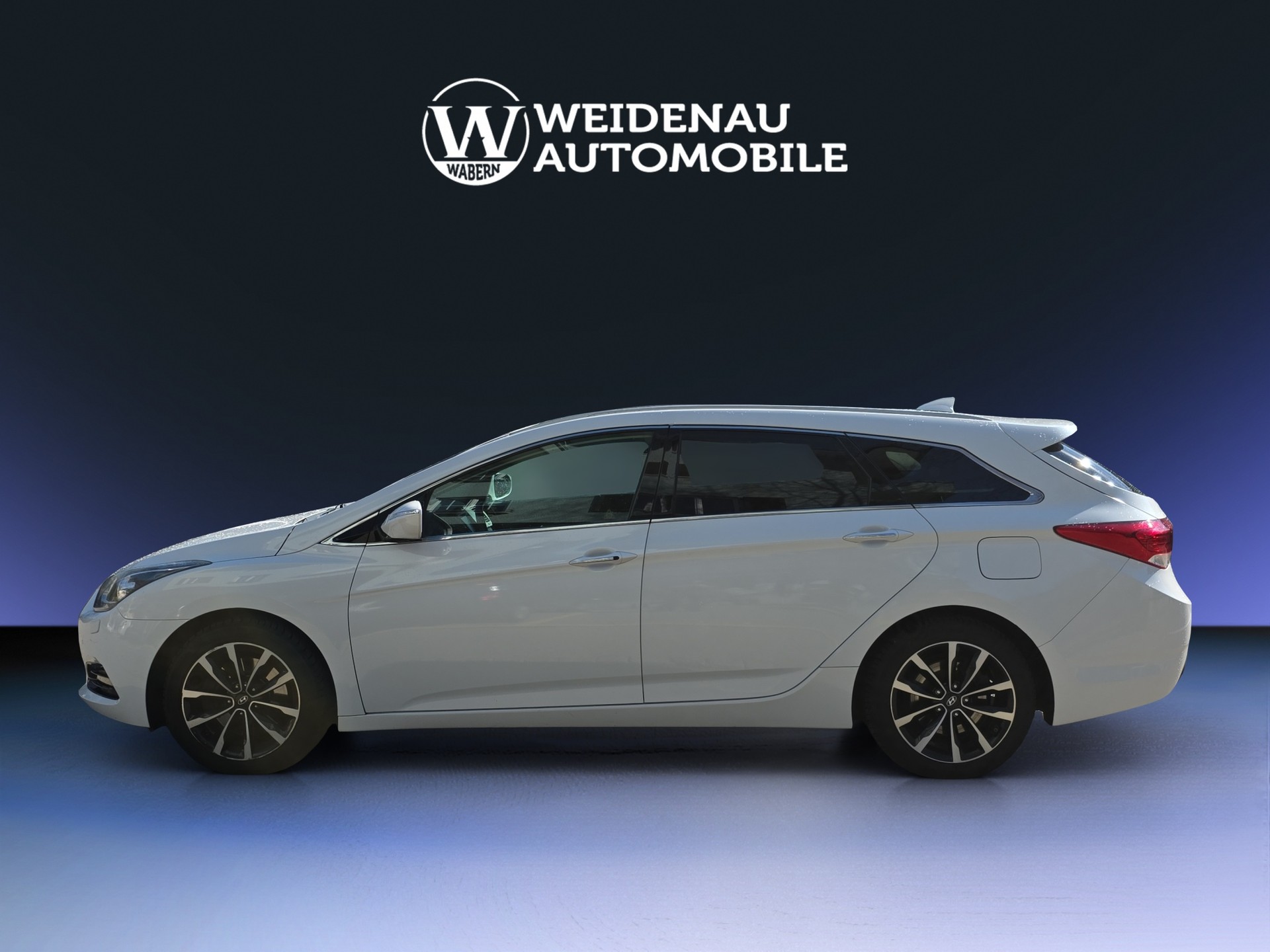 HYUNDAI i40 Wagon 1.6 CRDi Amplia DCT-showroom-element-2