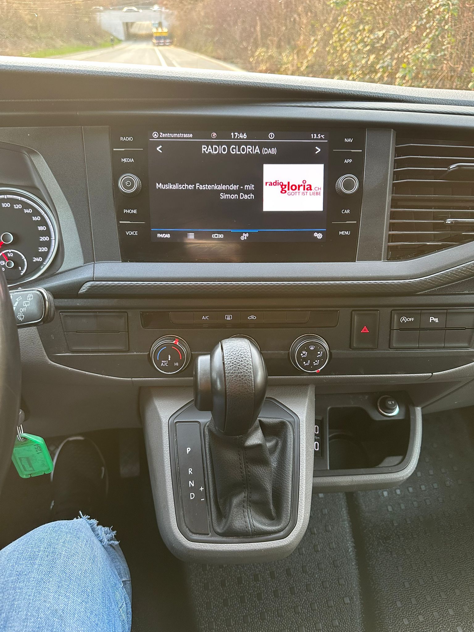 VW T6.1 2.0 TDI-image-13