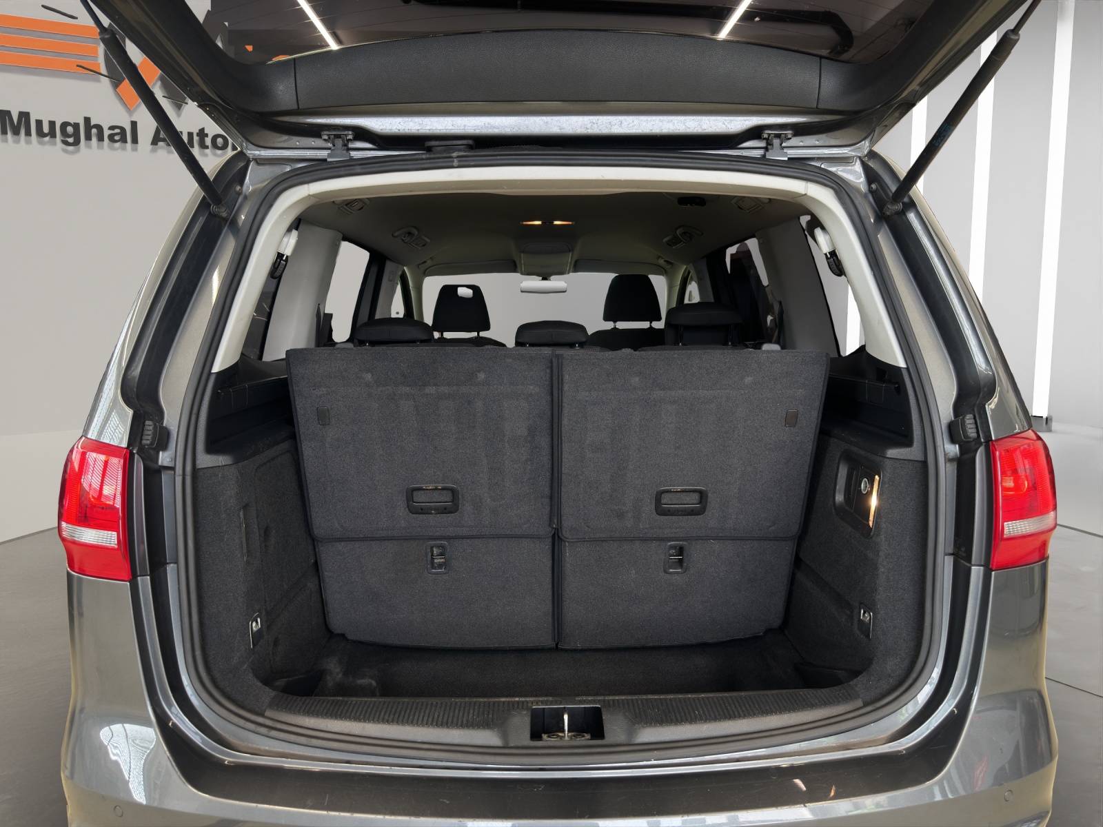 VW Sharan 2.0 TDI BlueMotion Technology Trendline DSG 7-Plätzer-image-15