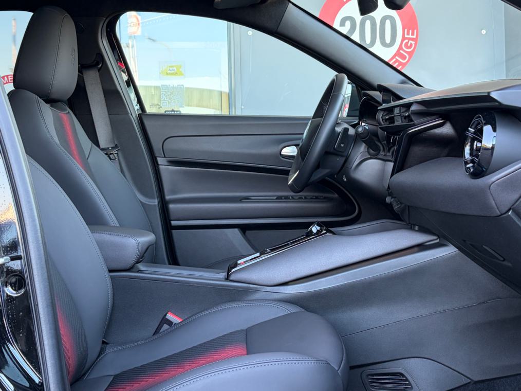 ALFA ROMEO Junior 1.2 48V Hybrid Q4 Pack Tech Sky-image-9