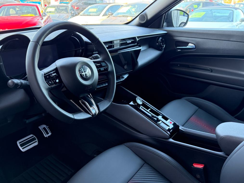 ALFA ROMEO Junior 1.2 48V Hybrid Q4 Pack Tech Sky-showroom-element-3