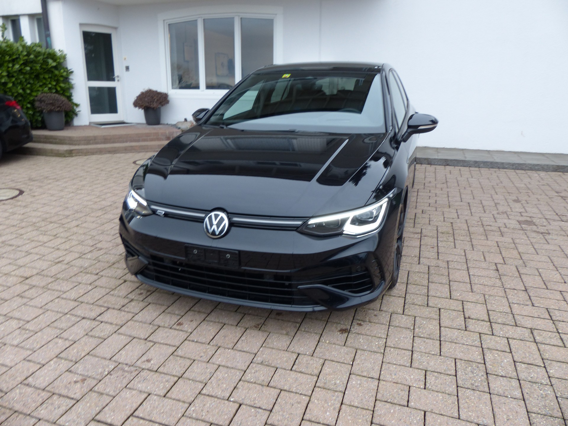 VW Golf 2.0 TSI R DSG 4Motion-image-7