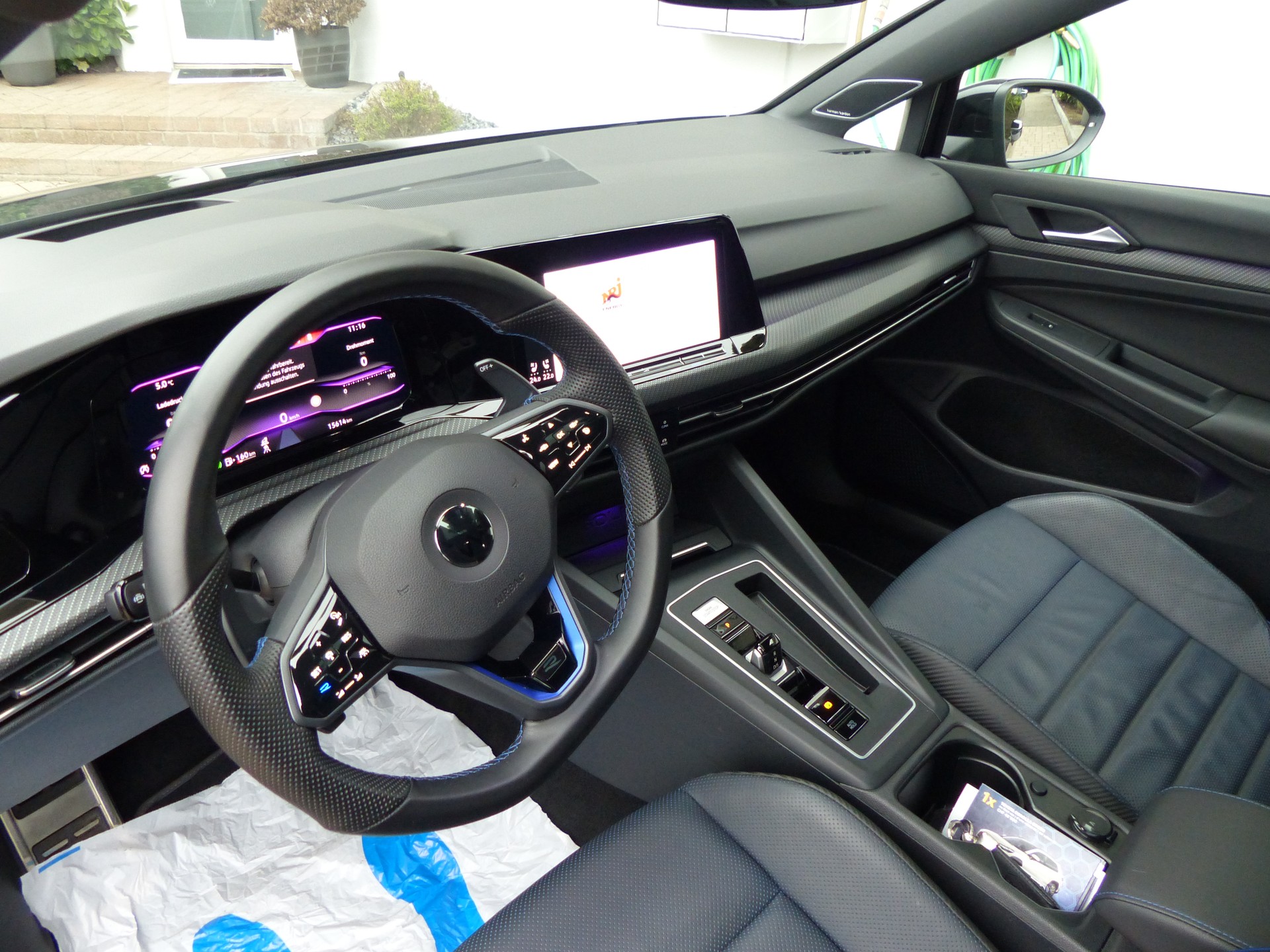 VW Golf 2.0 TSI R DSG 4Motion-image-22