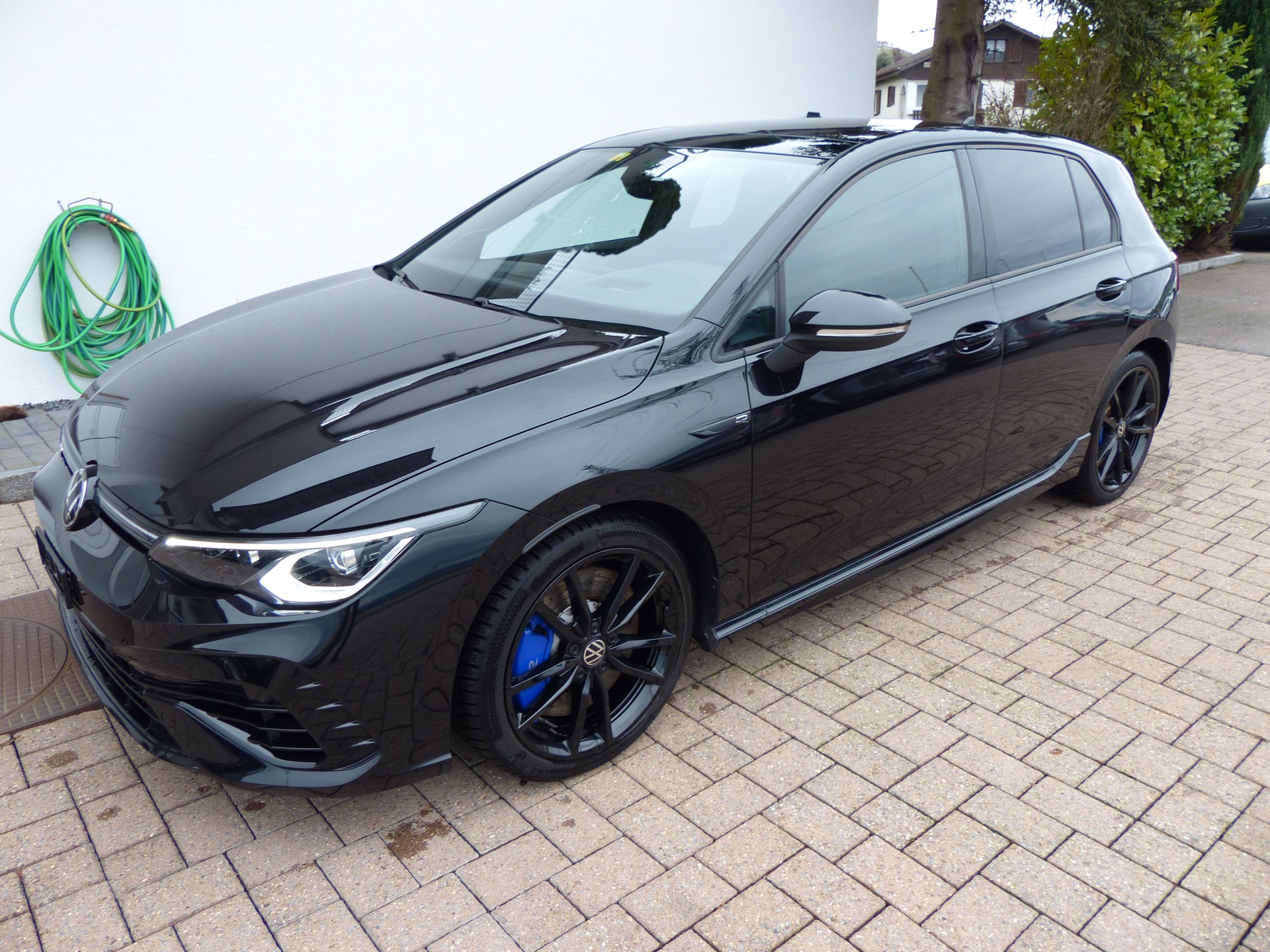 VW Golf 2.0 TSI R DSG 4Motion-showroom-element-1