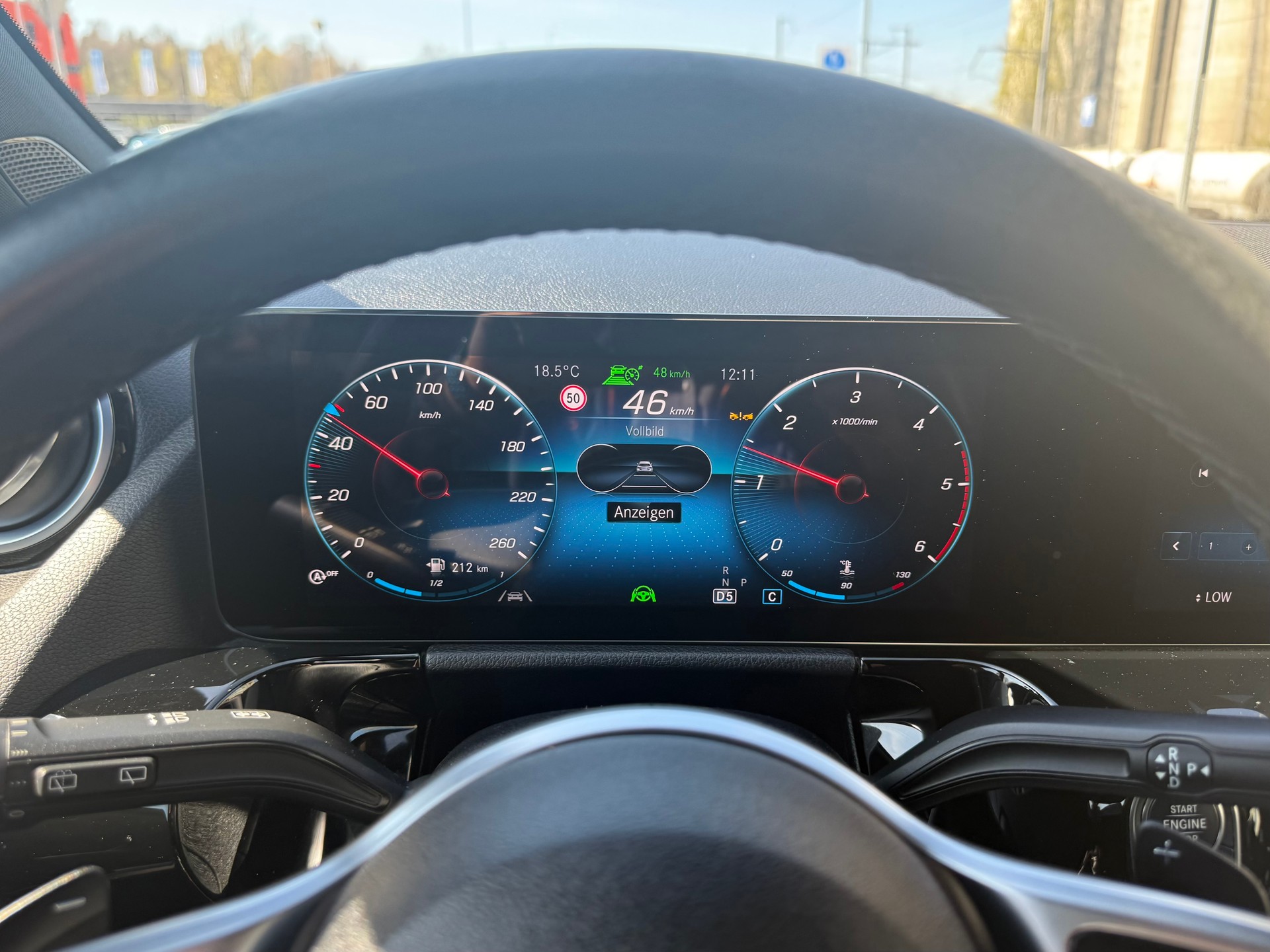 MERCEDES-BENZ GLA 200d 4Matic Progressive 8G-DCT-image-8