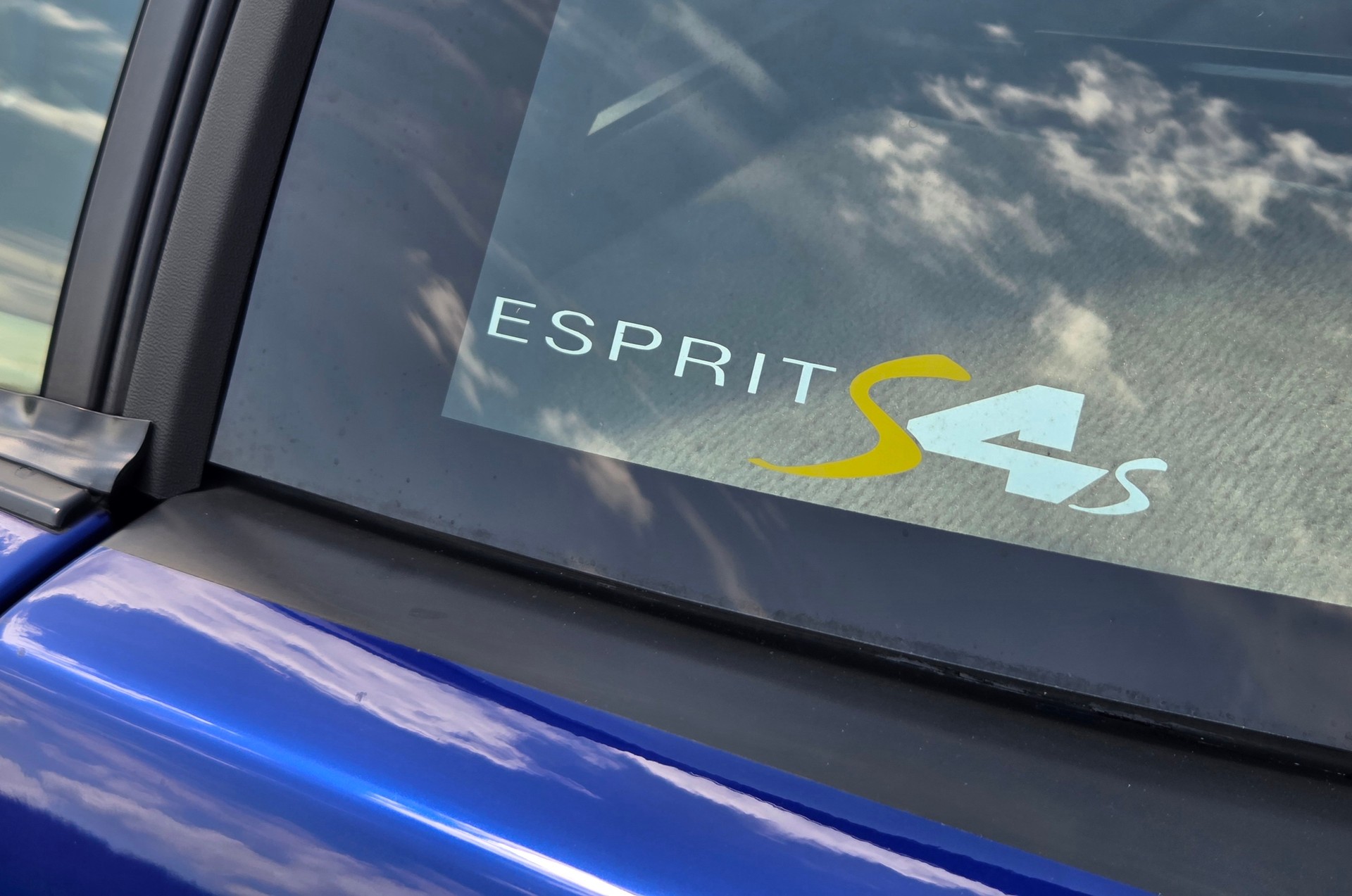 LOTUS Esprit S4s-image-5
