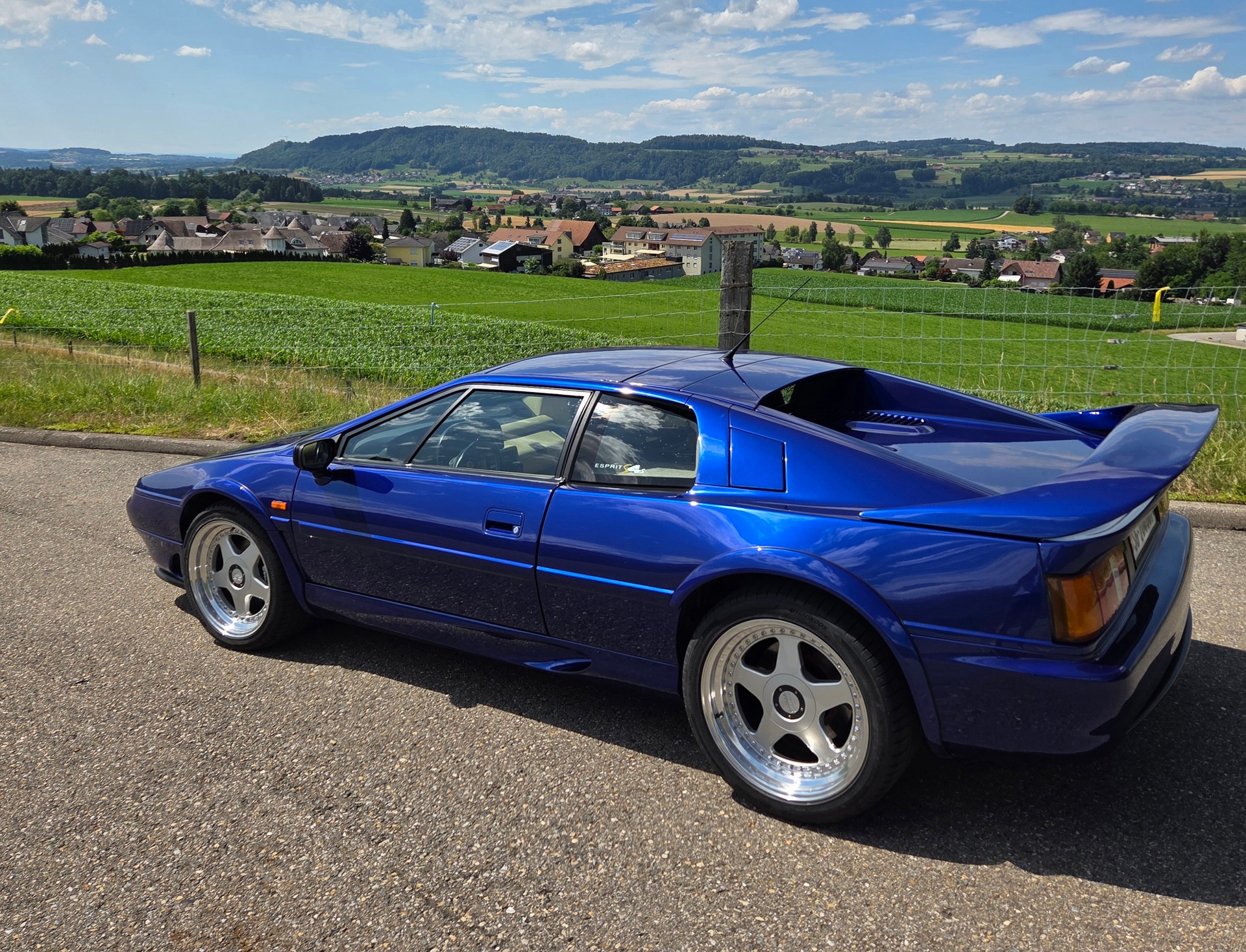LOTUS Esprit S4s-image-1