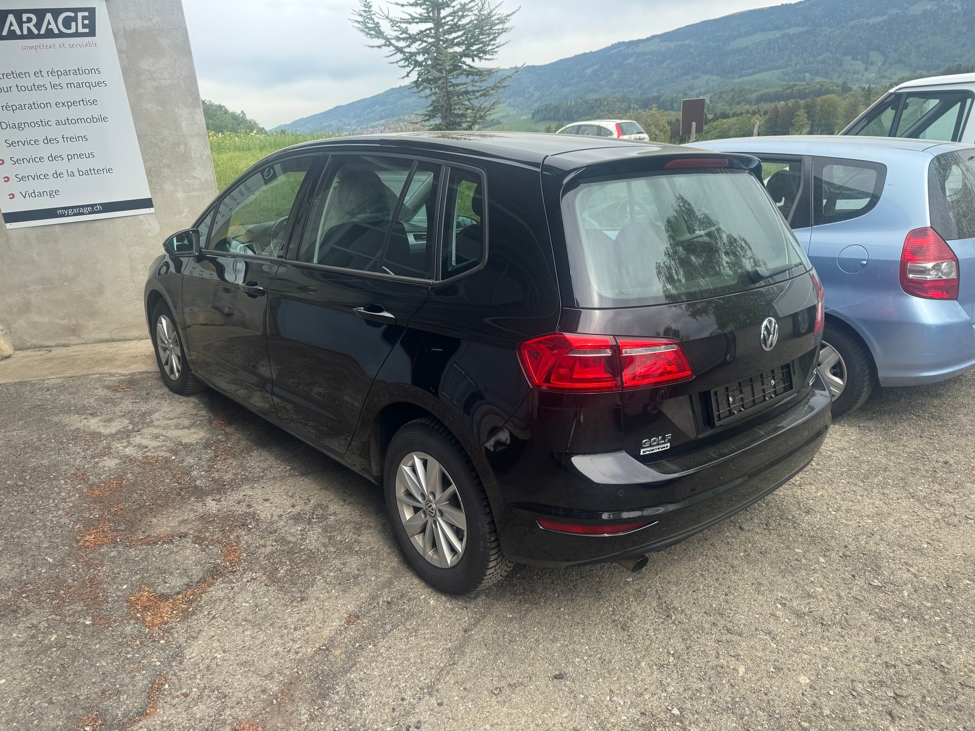 VW Golf Sportsvan 1.6 TDI Lounge DSG-image-3
