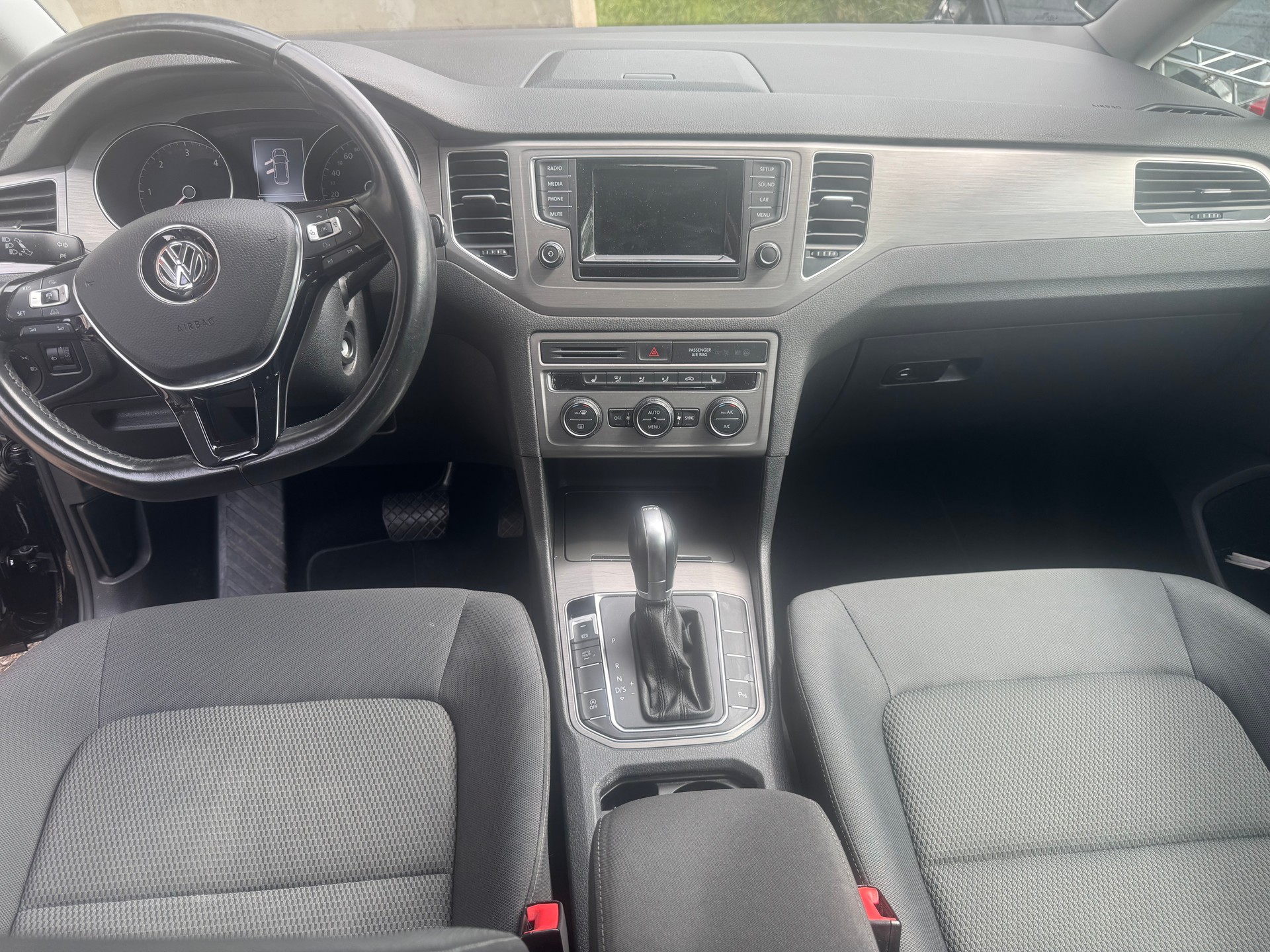 VW Golf Sportsvan 1.6 TDI Lounge DSG-image-7