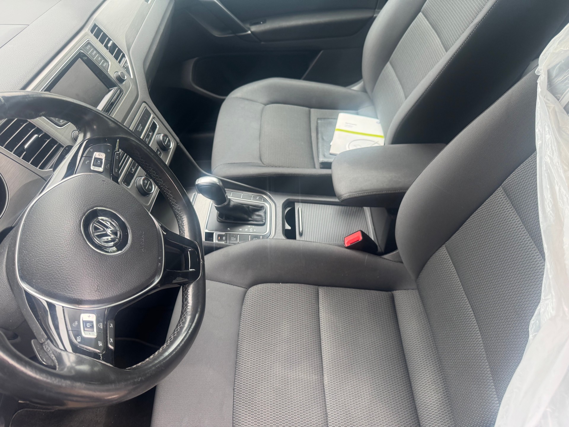 VW Golf Sportsvan 1.6 TDI Lounge DSG-image-4