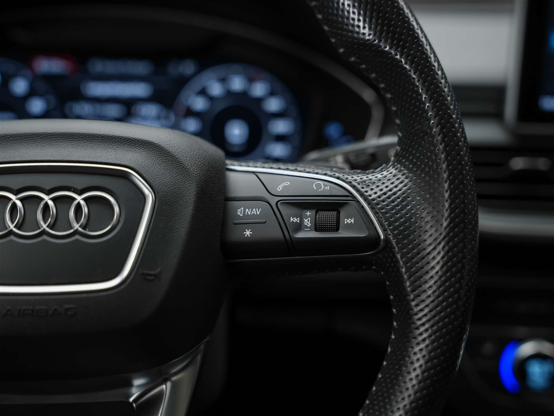 AUDI Q5 2.0 TFSI Sport quattro S-Tronic *S-Line* Panoramadach*-image-31