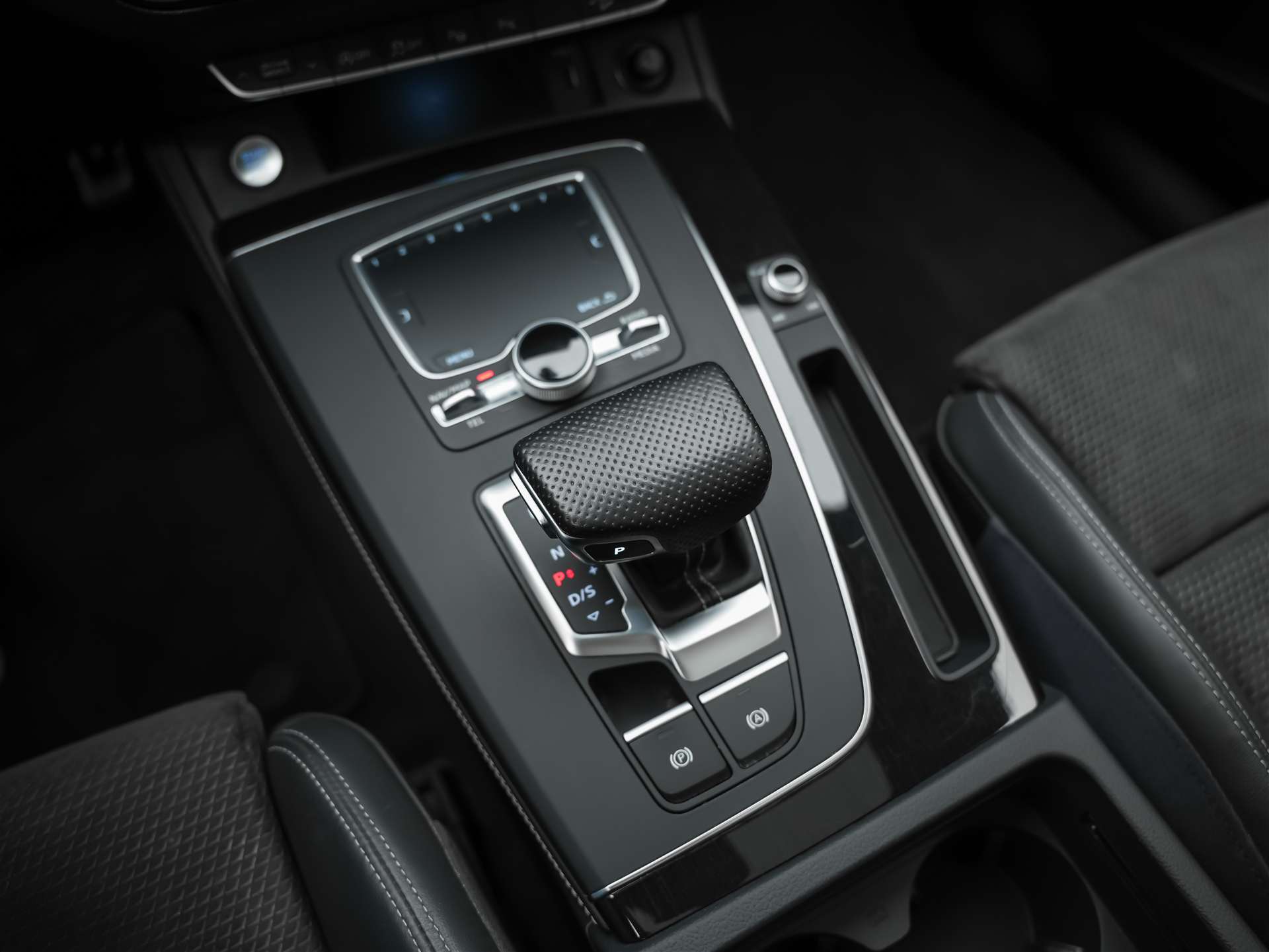 AUDI Q5 2.0 TFSI Sport quattro S-Tronic *S-Line* Panoramadach*-image-28