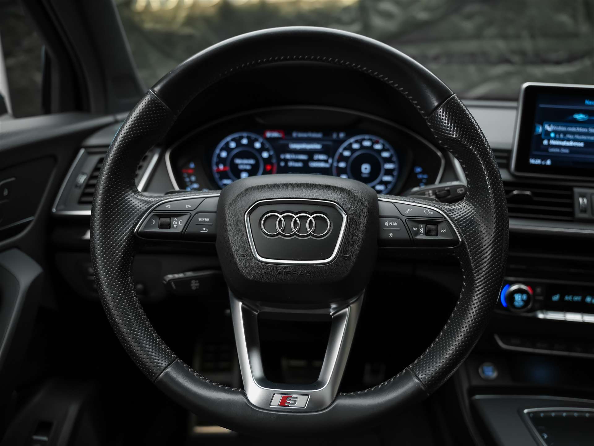 AUDI Q5 2.0 TFSI Sport quattro S-Tronic *S-Line* Panoramadach*-image-25