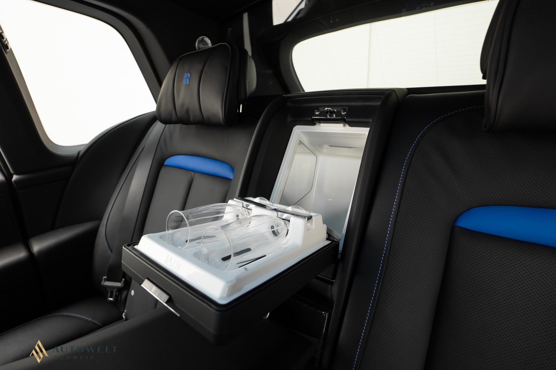ROLLS-ROYCE Cullinan 6.7 V12 Black Badge-image-13