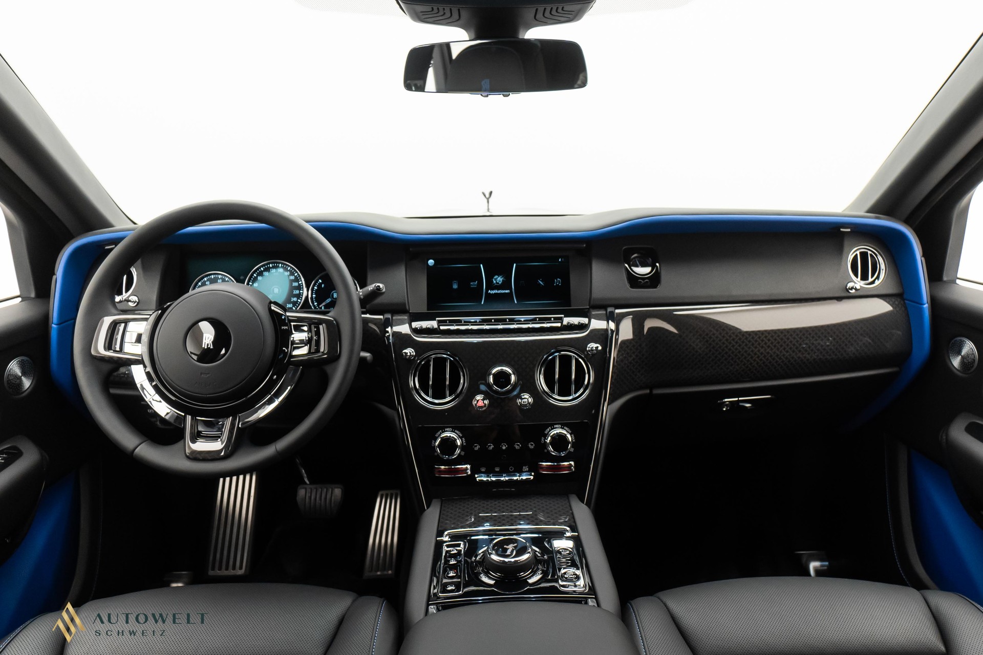 ROLLS-ROYCE Cullinan 6.7 V12 Black Badge-image-11