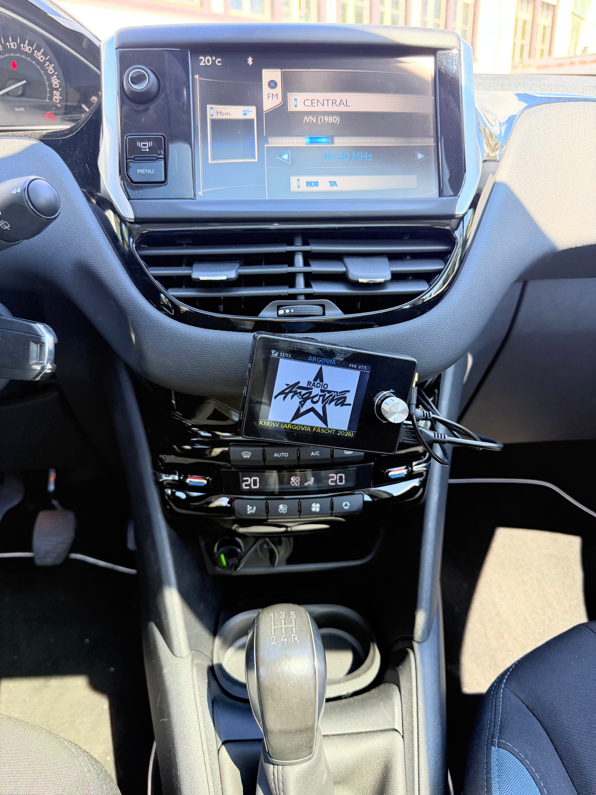 PEUGEOT 208 1.6 VTI Allure-image-12