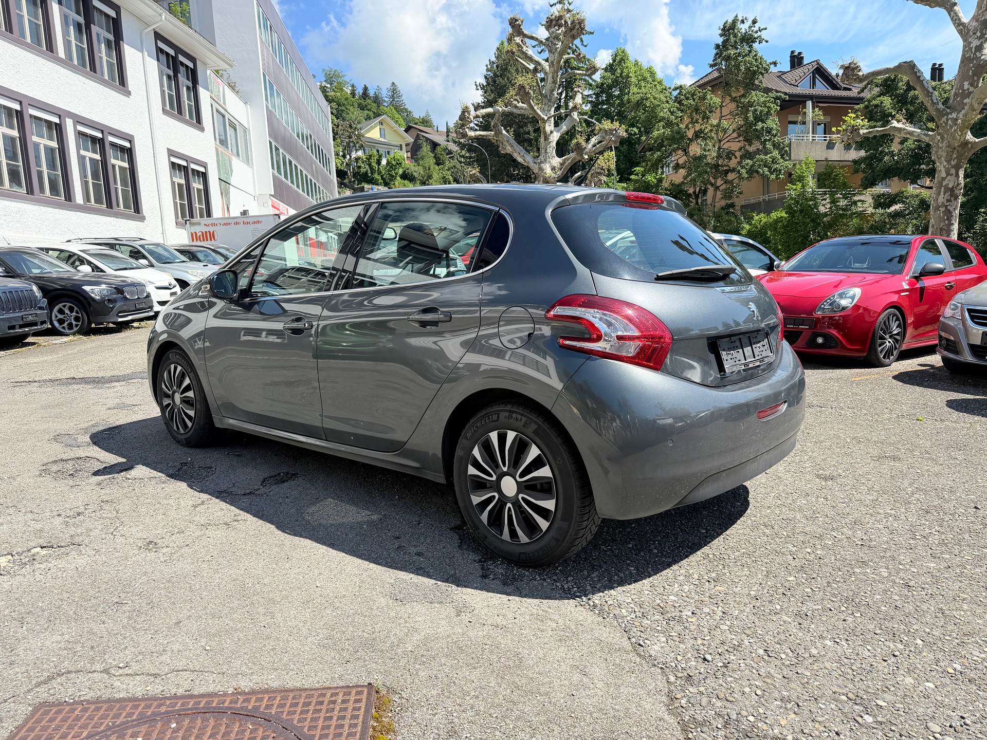 PEUGEOT 208 1.6 VTI Allure-image-5