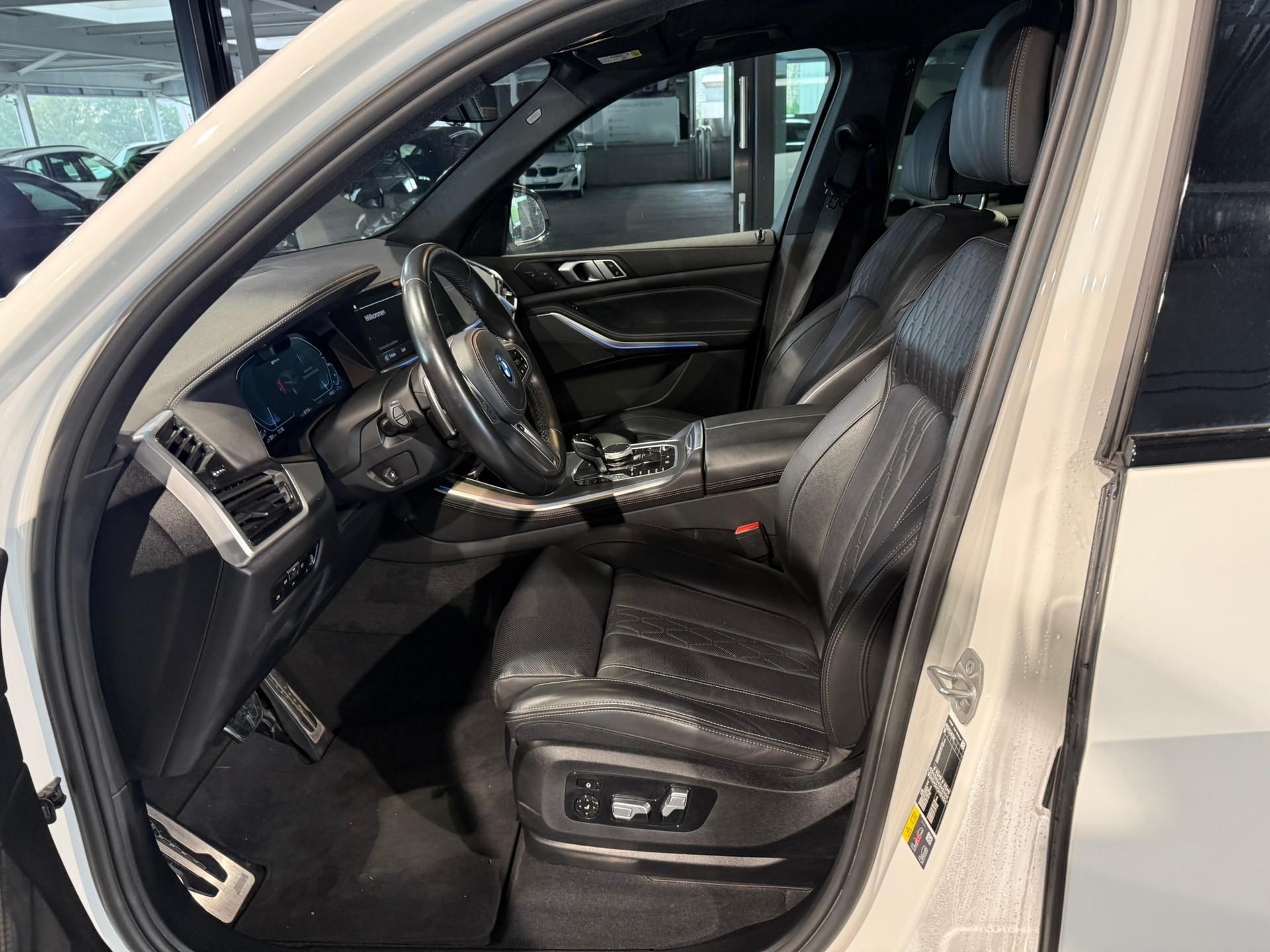 BMW X5 xDrive45e M Sport Steptronic-image-12