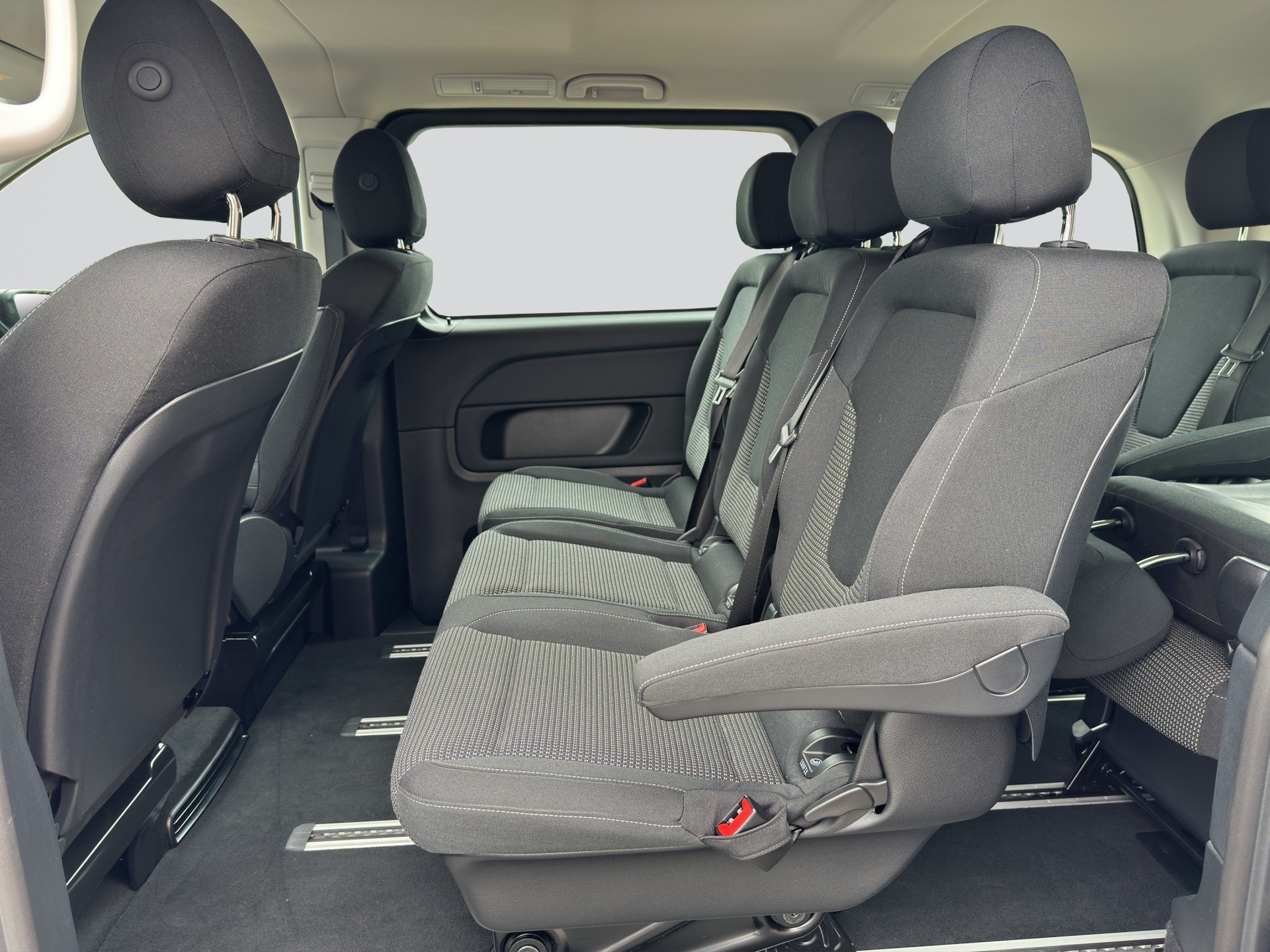 MERCEDES-BENZ V220d Style 7Pl. Facelift 9G-Tronic-image-7