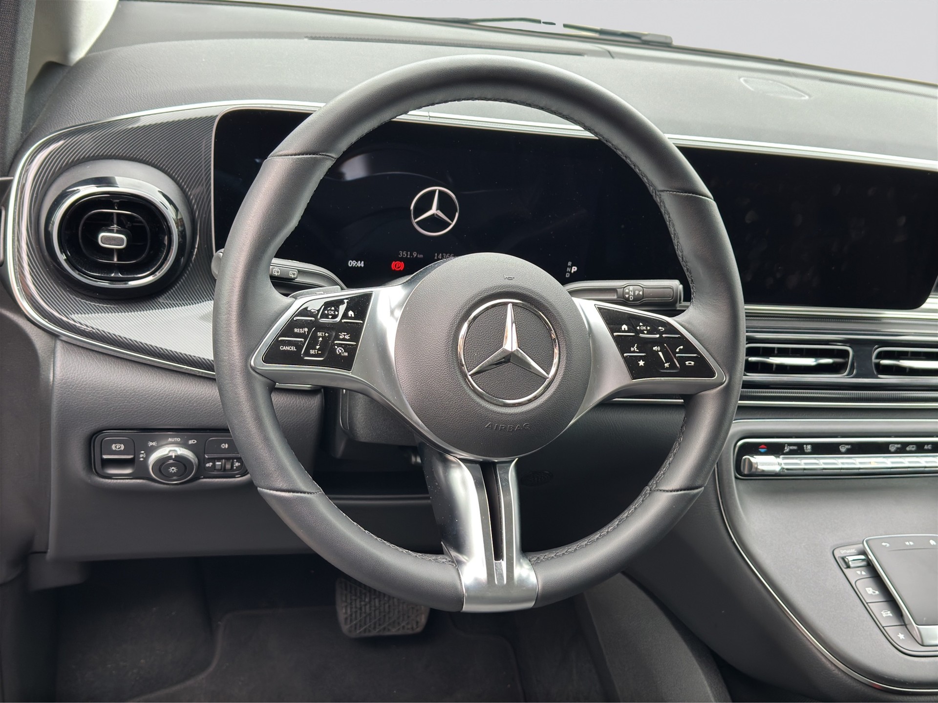 MERCEDES-BENZ V220d Style 7Pl. Facelift 9G-Tronic-image-10