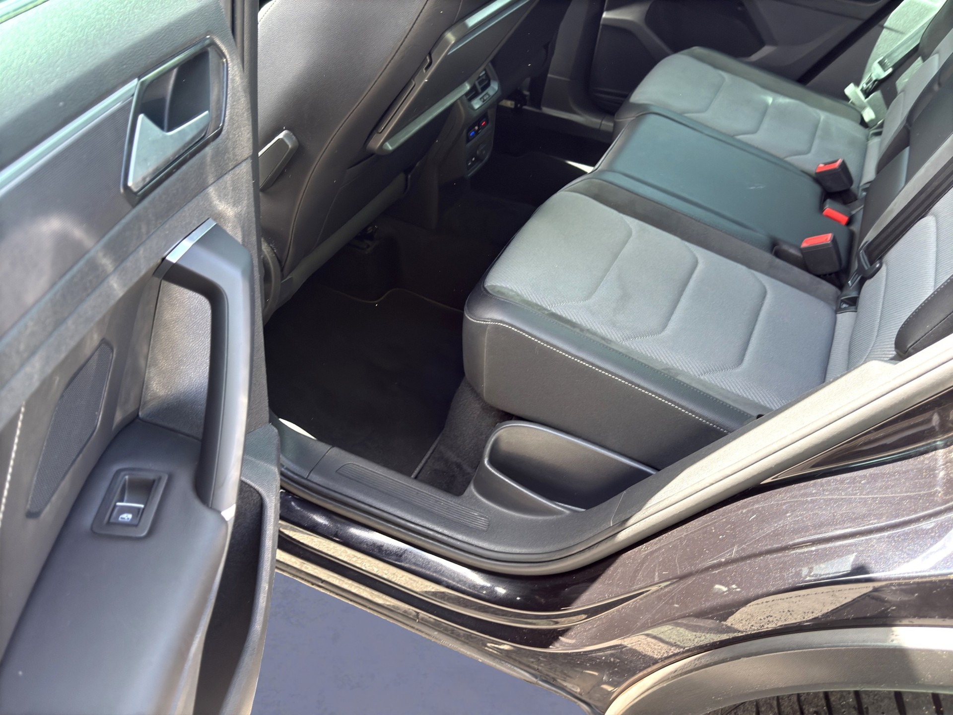 VW Tiguan 2.0TSI Highline 4Motion DSG-image-8